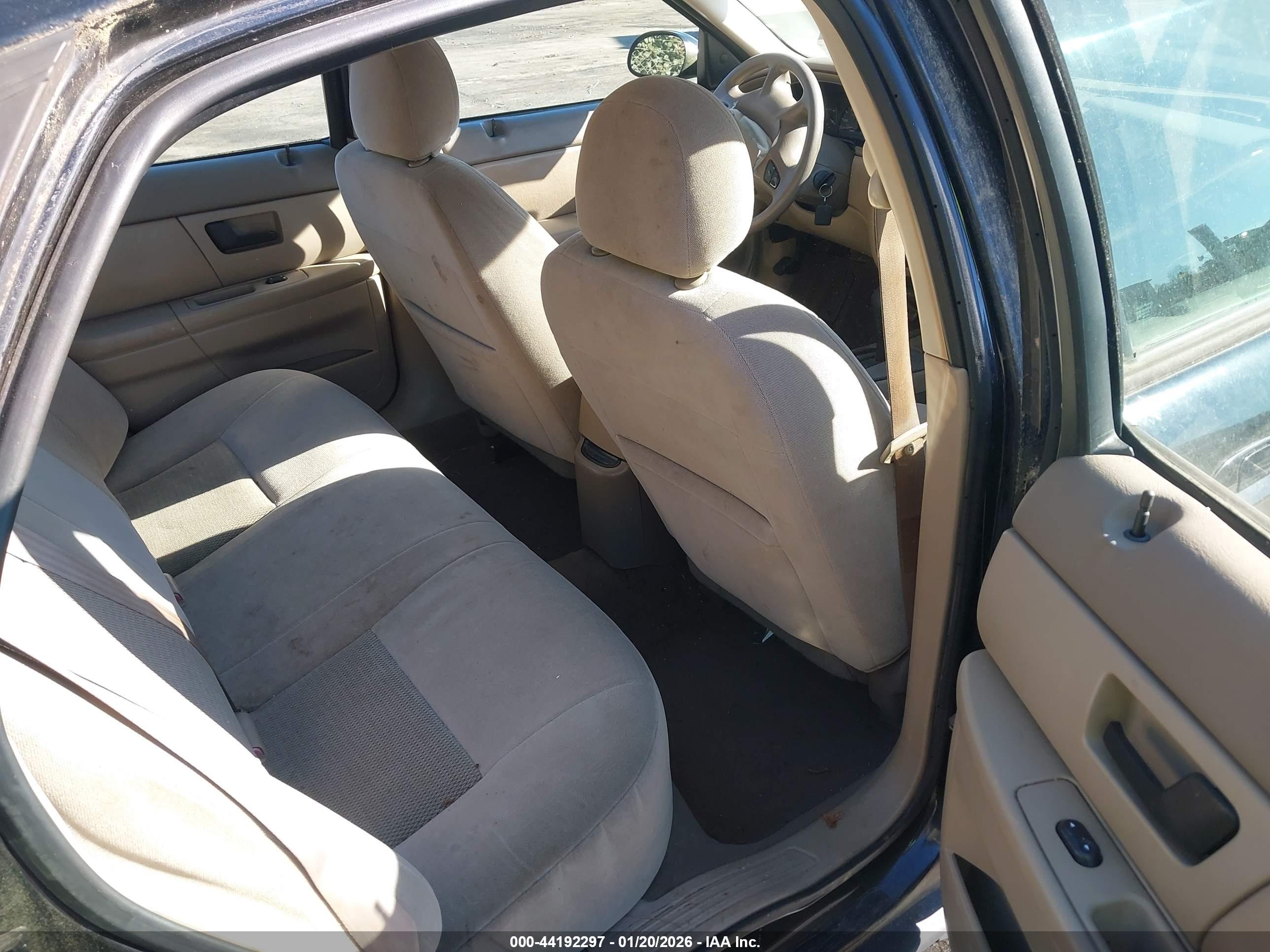 FORD TAURUS image 8