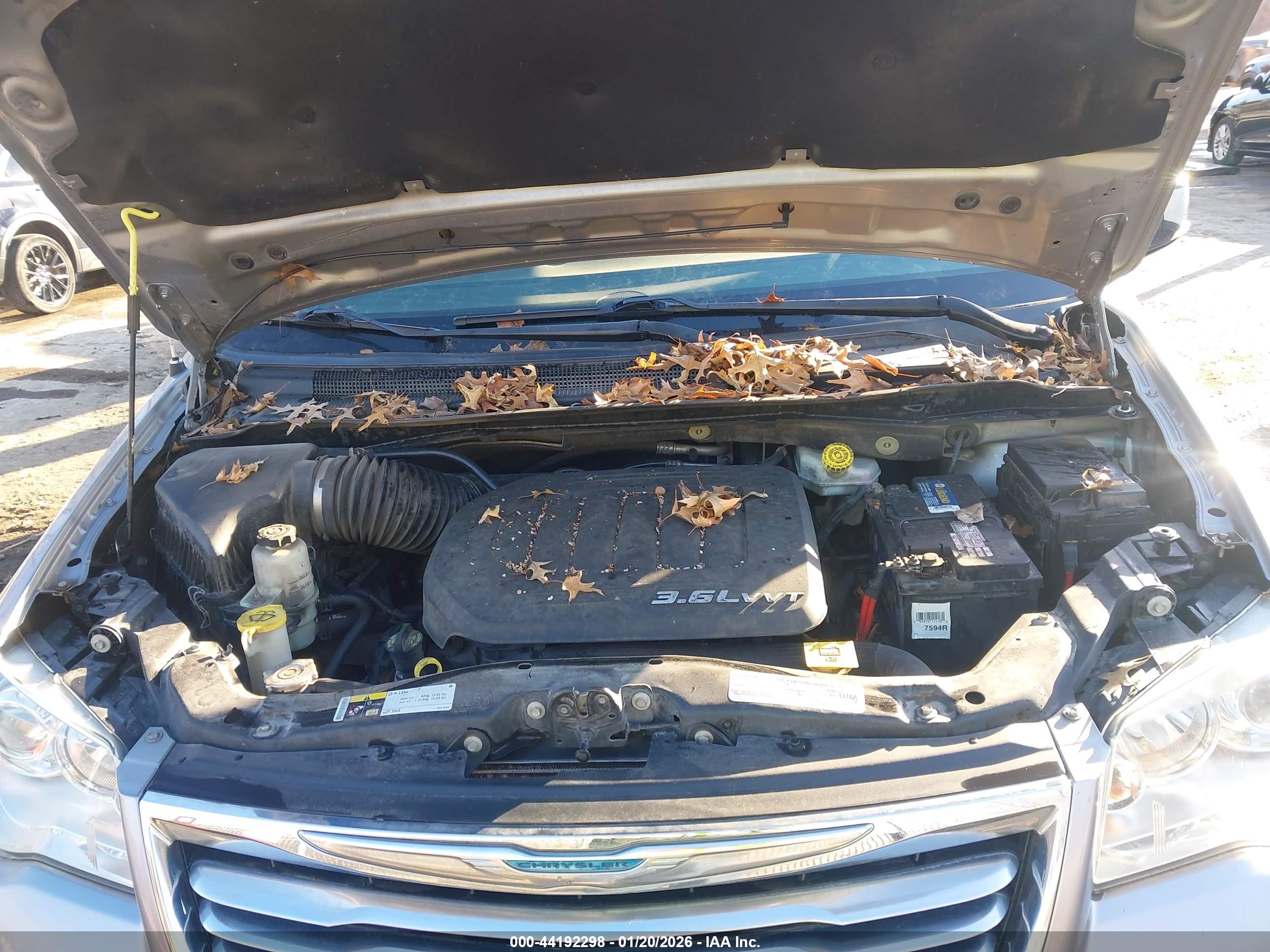 CHRYSLER TOWN image 10