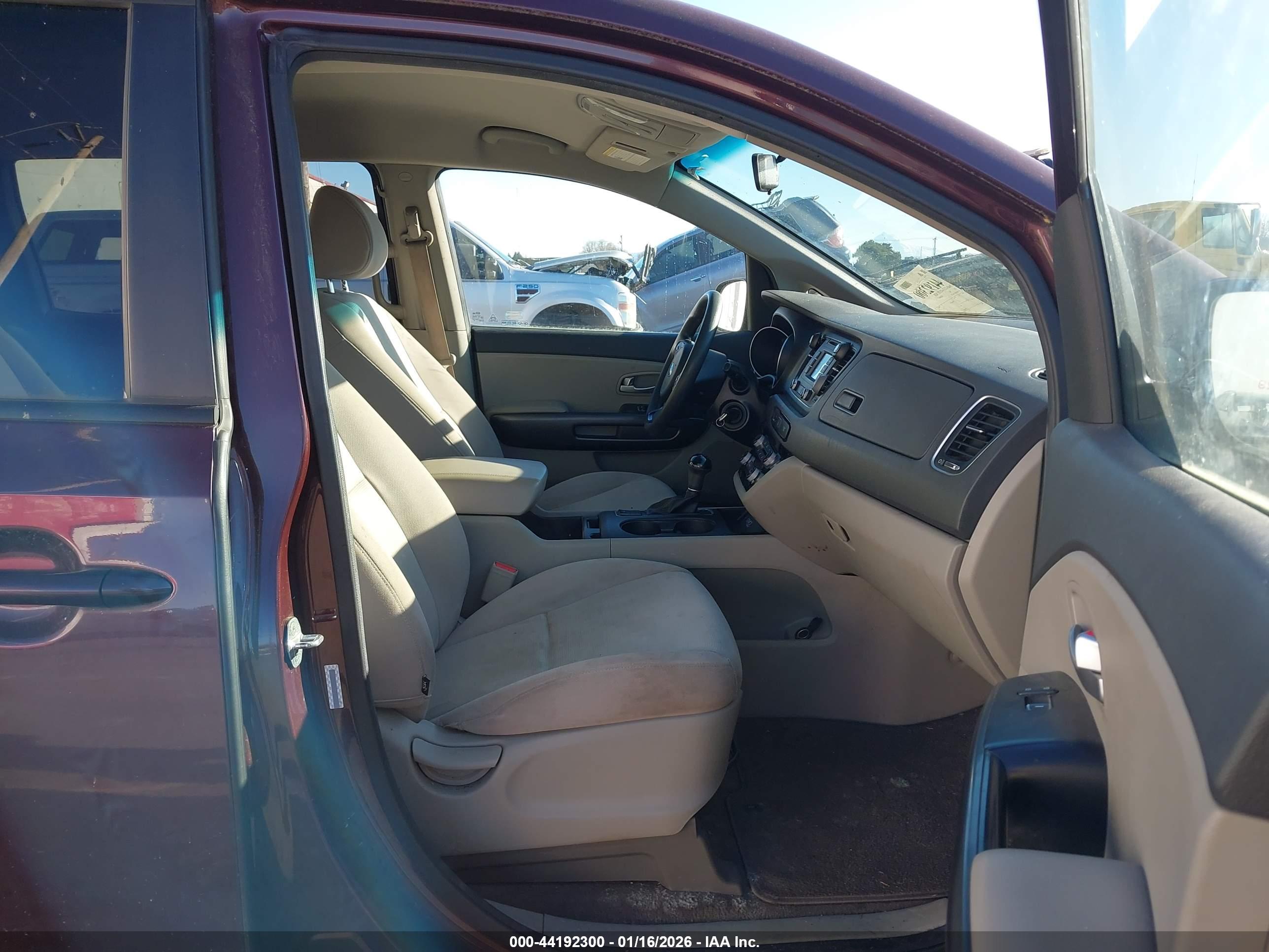 KIA SEDONA image 5