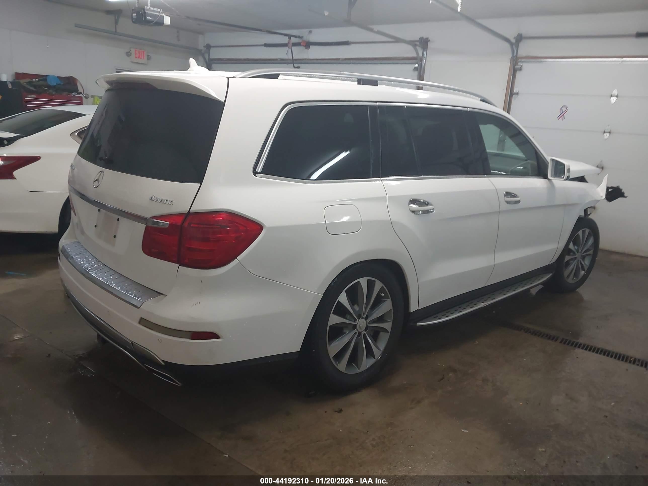 MERCEDES-BENZ GL image 4