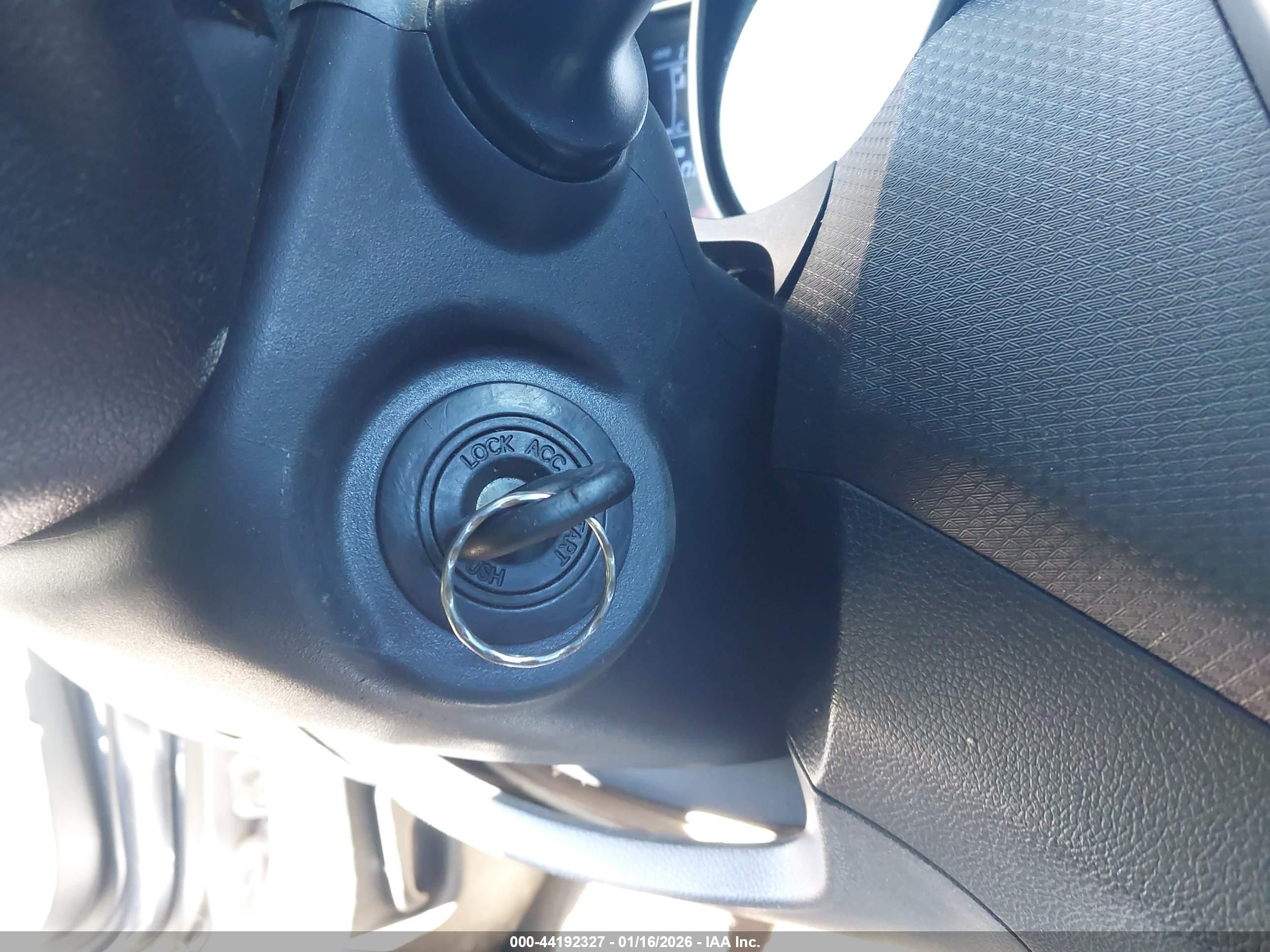 HYUNDAI VELOSTER image 11