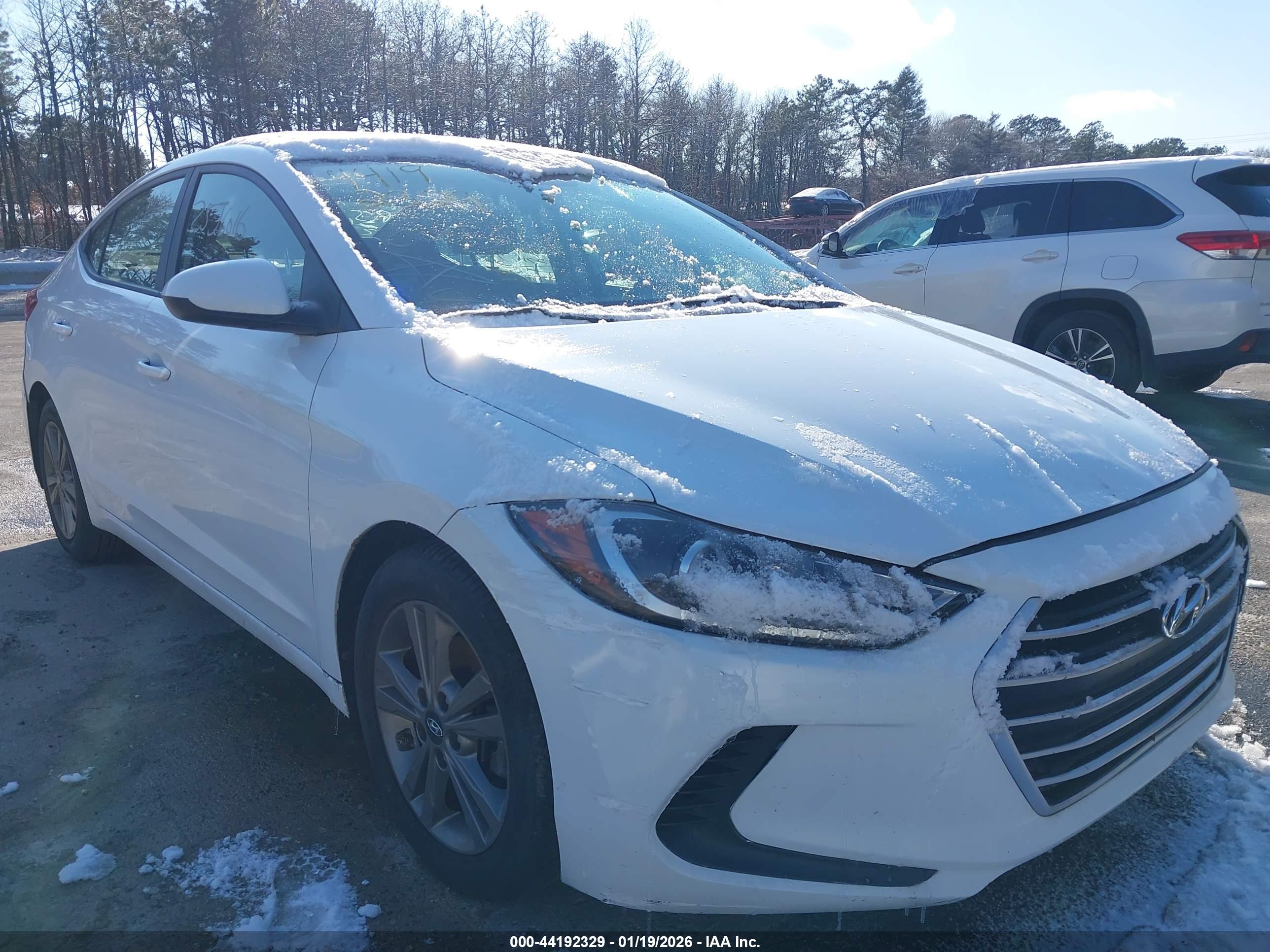 HYUNDAI ELANTRA image 6