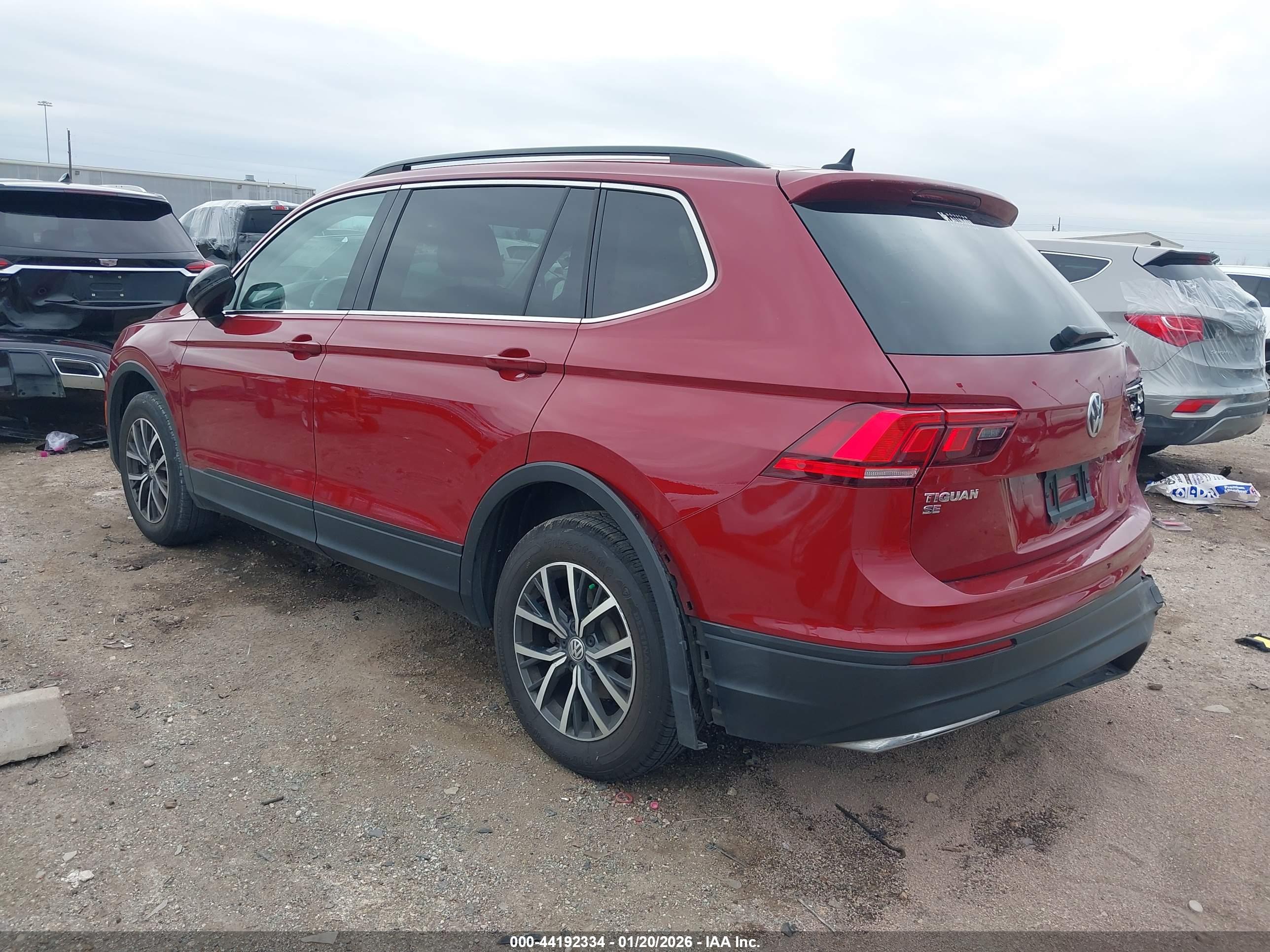 VOLKSWAGEN TIGUAN image 3