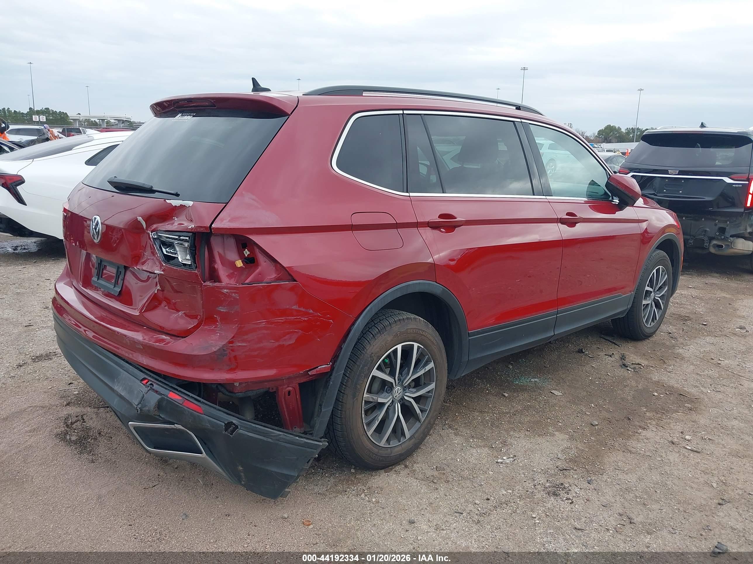 VOLKSWAGEN TIGUAN image 4