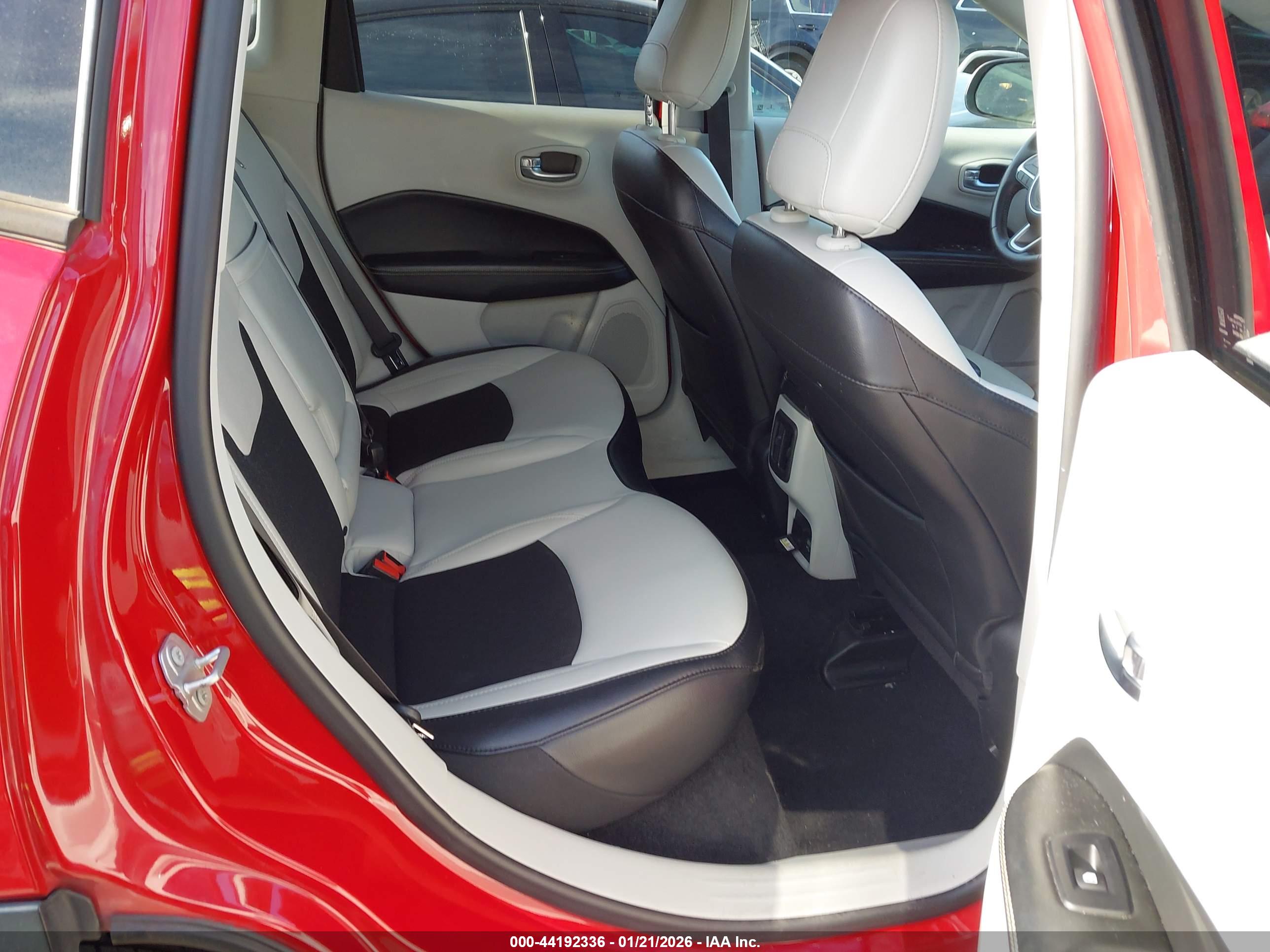 JEEP COMPASS image 8
