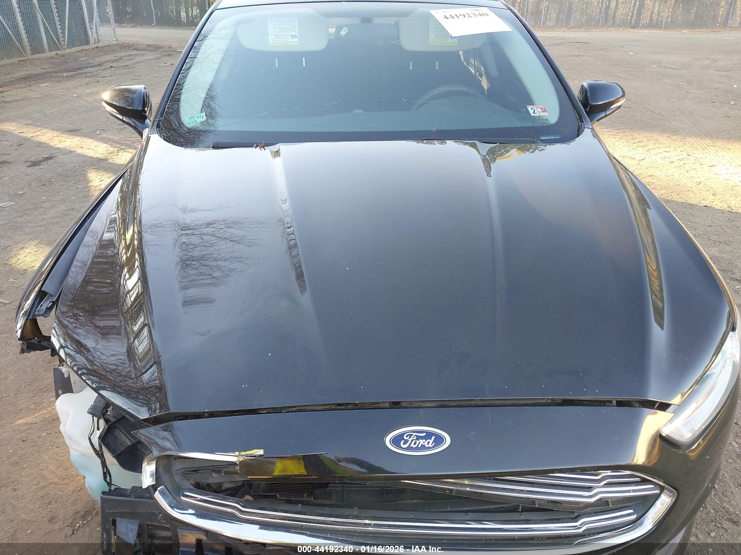 FORD FUSION image 10
