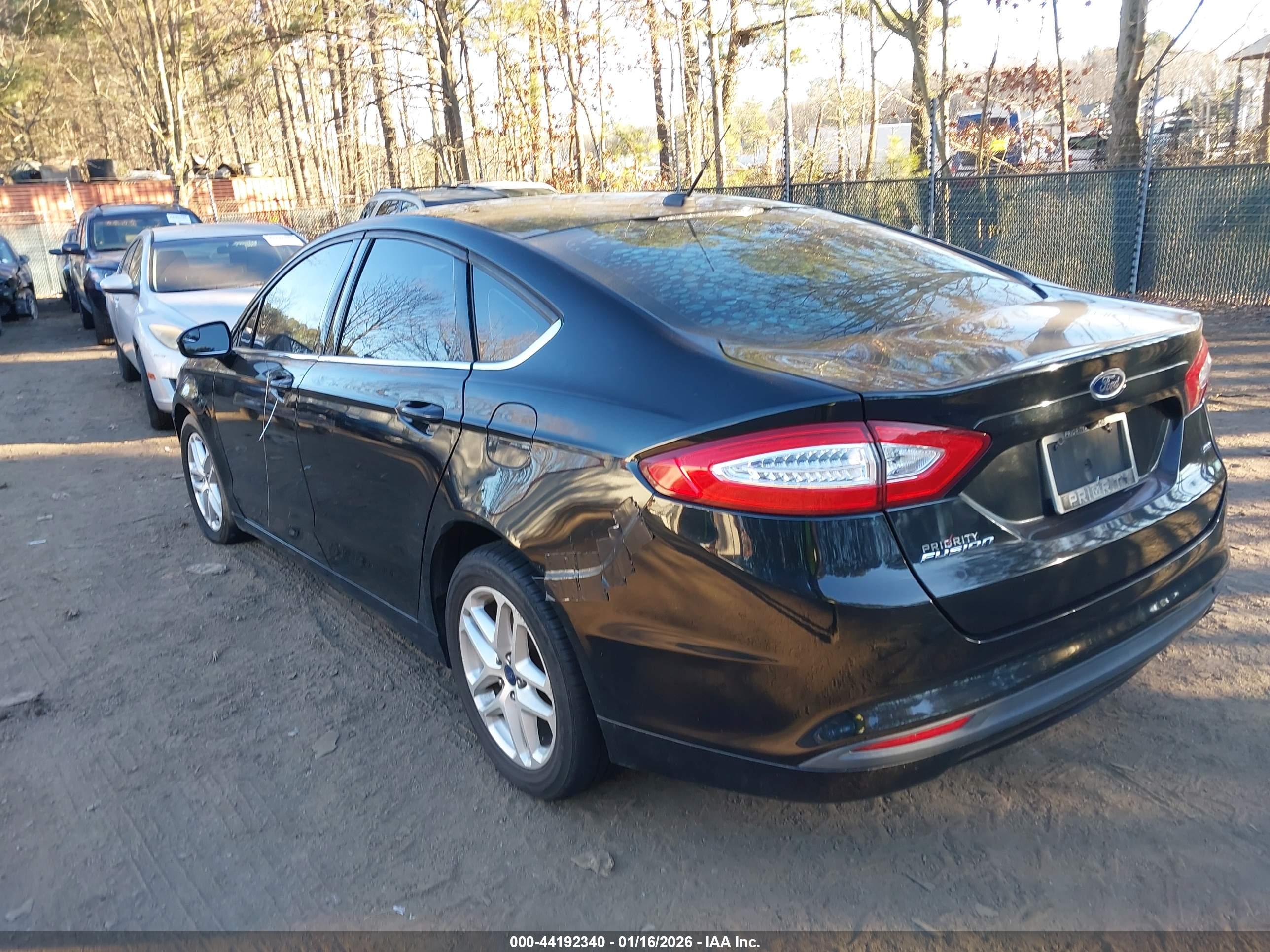 FORD FUSION image 3