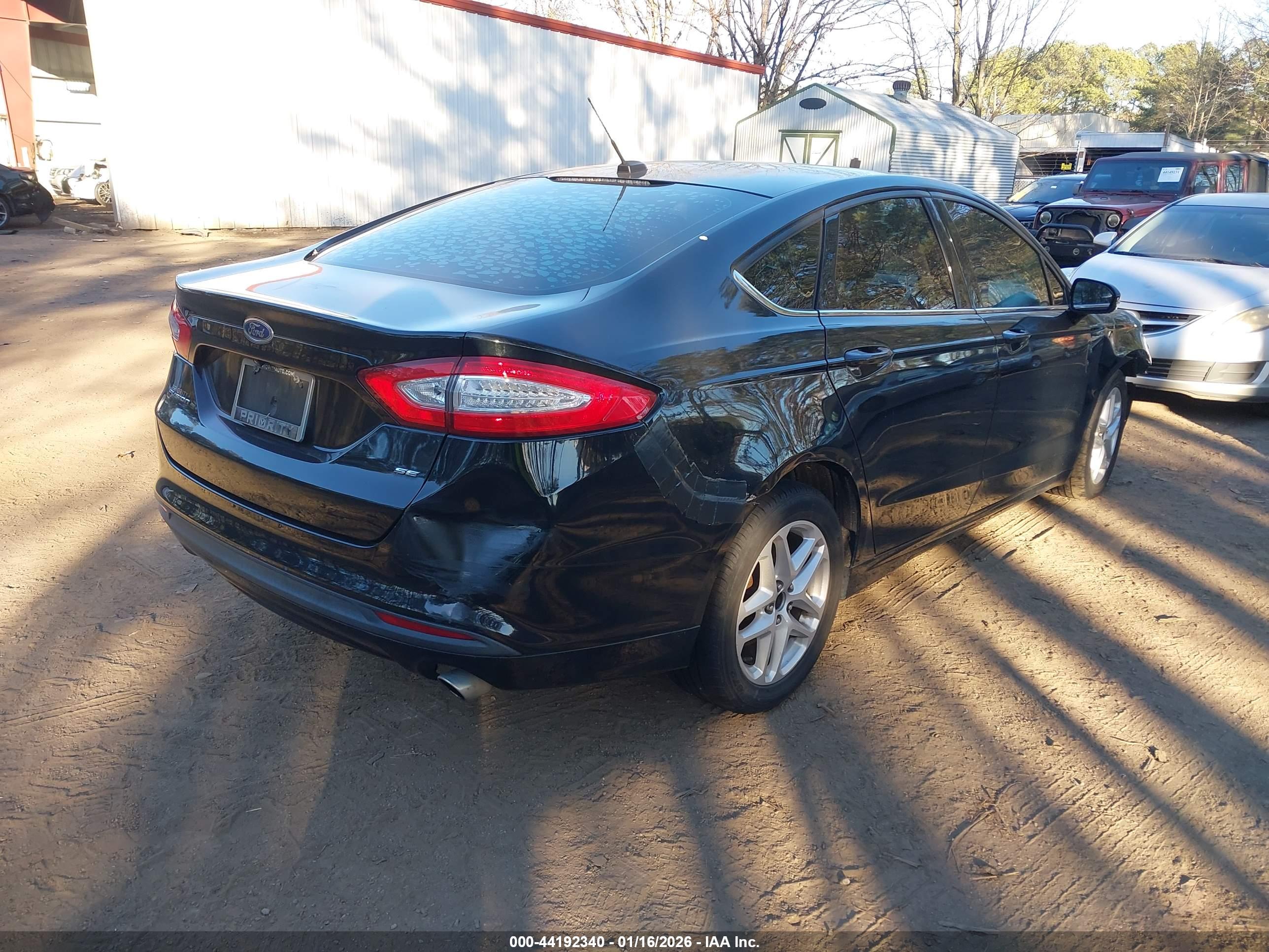 FORD FUSION image 4
