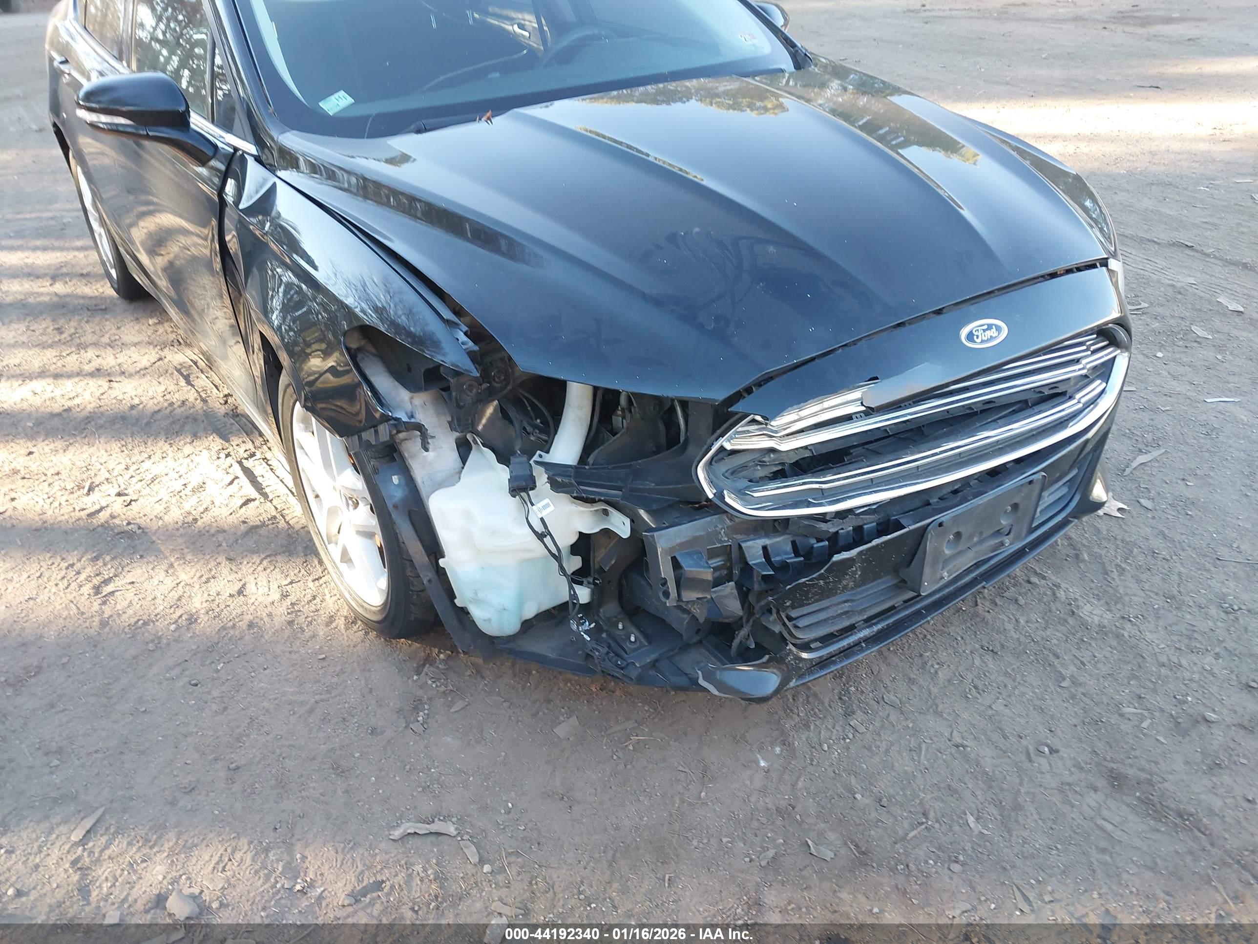 FORD FUSION image 6