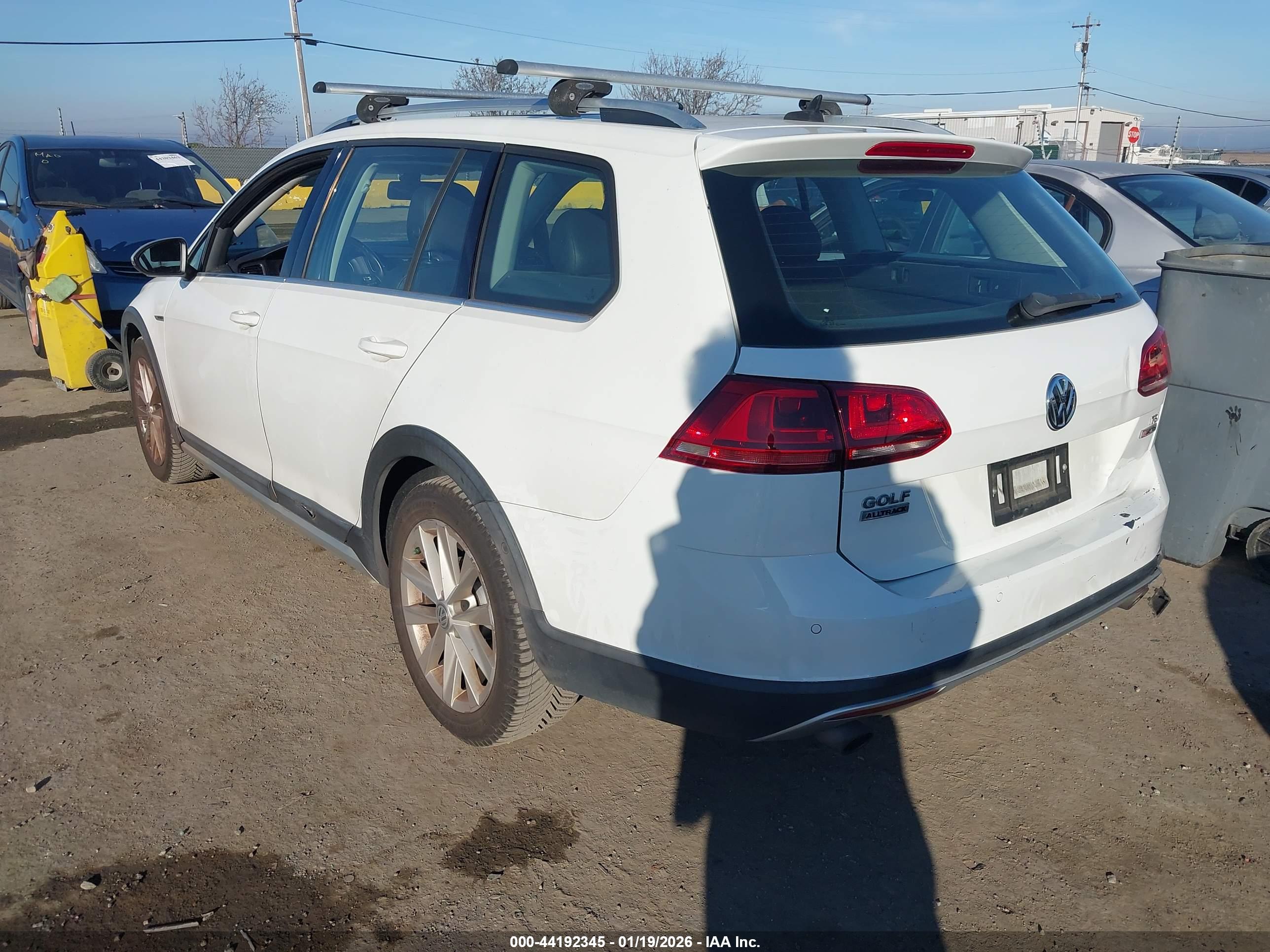VOLKSWAGEN GOLF image 3