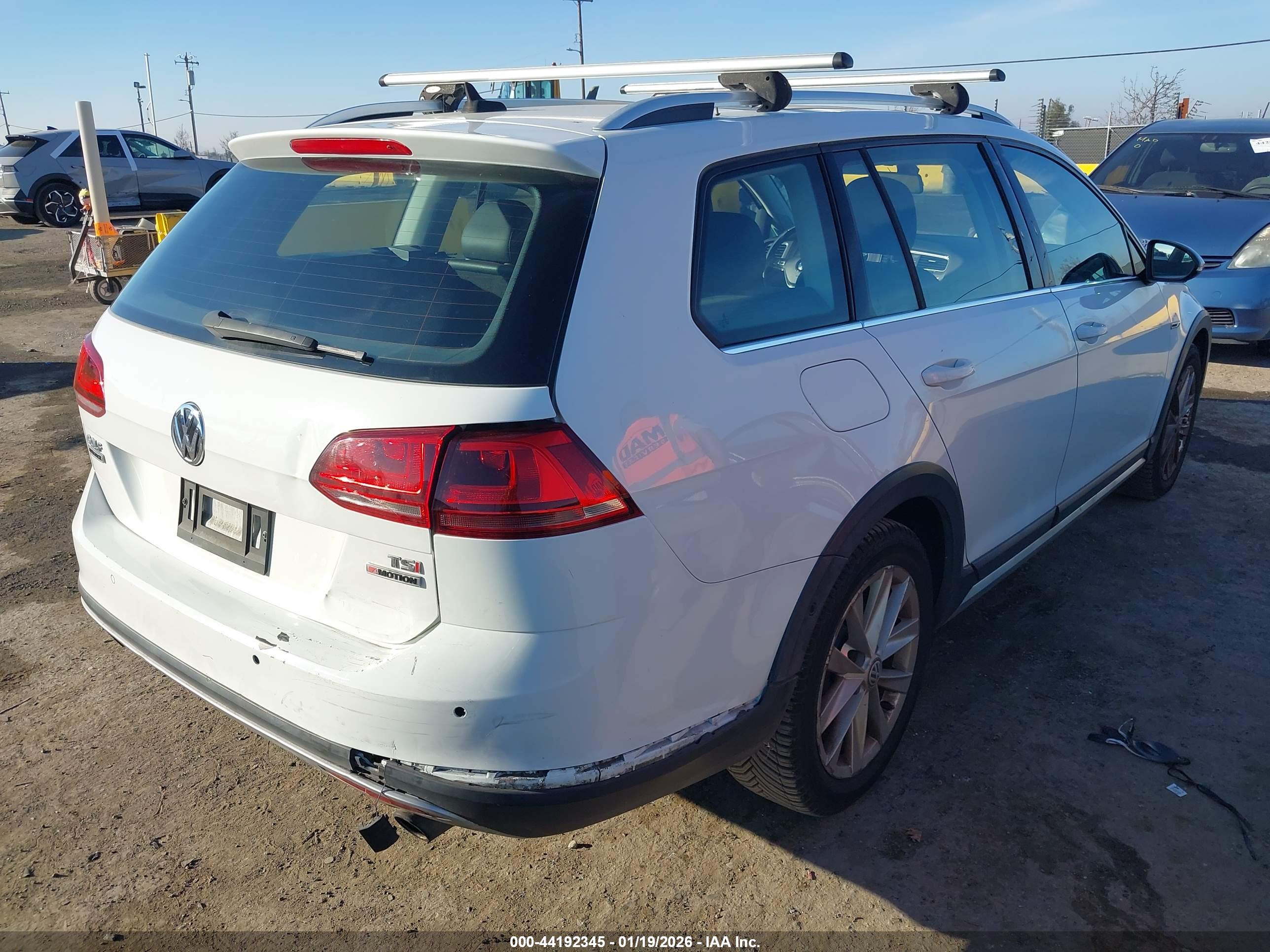 VOLKSWAGEN GOLF image 4