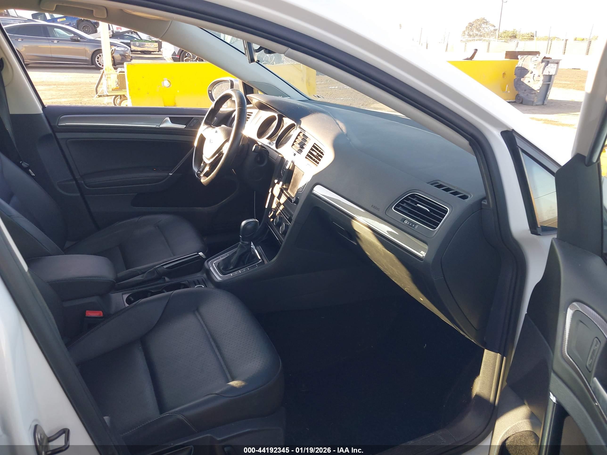VOLKSWAGEN GOLF image 5