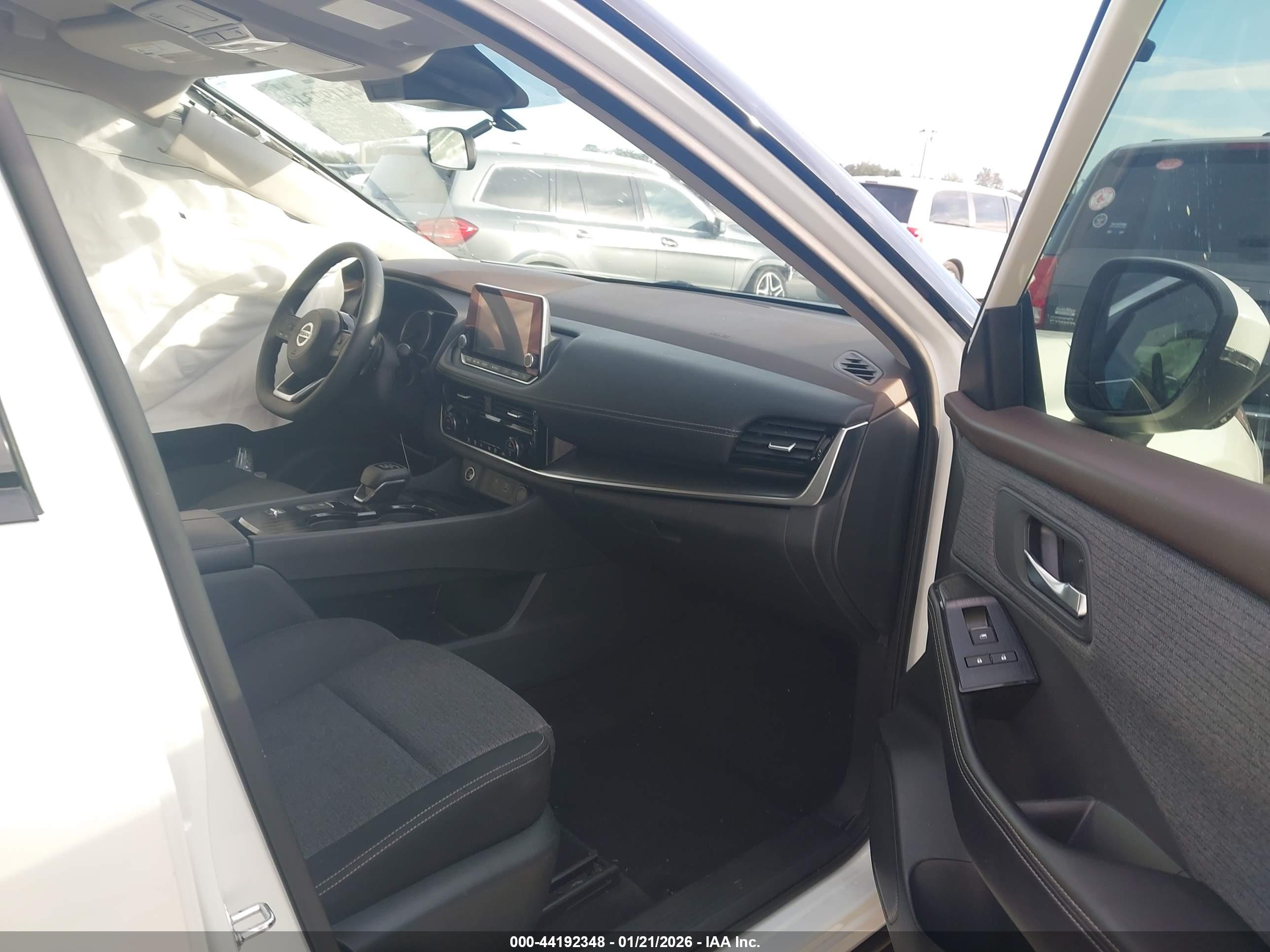 NISSAN ROGUE image 5