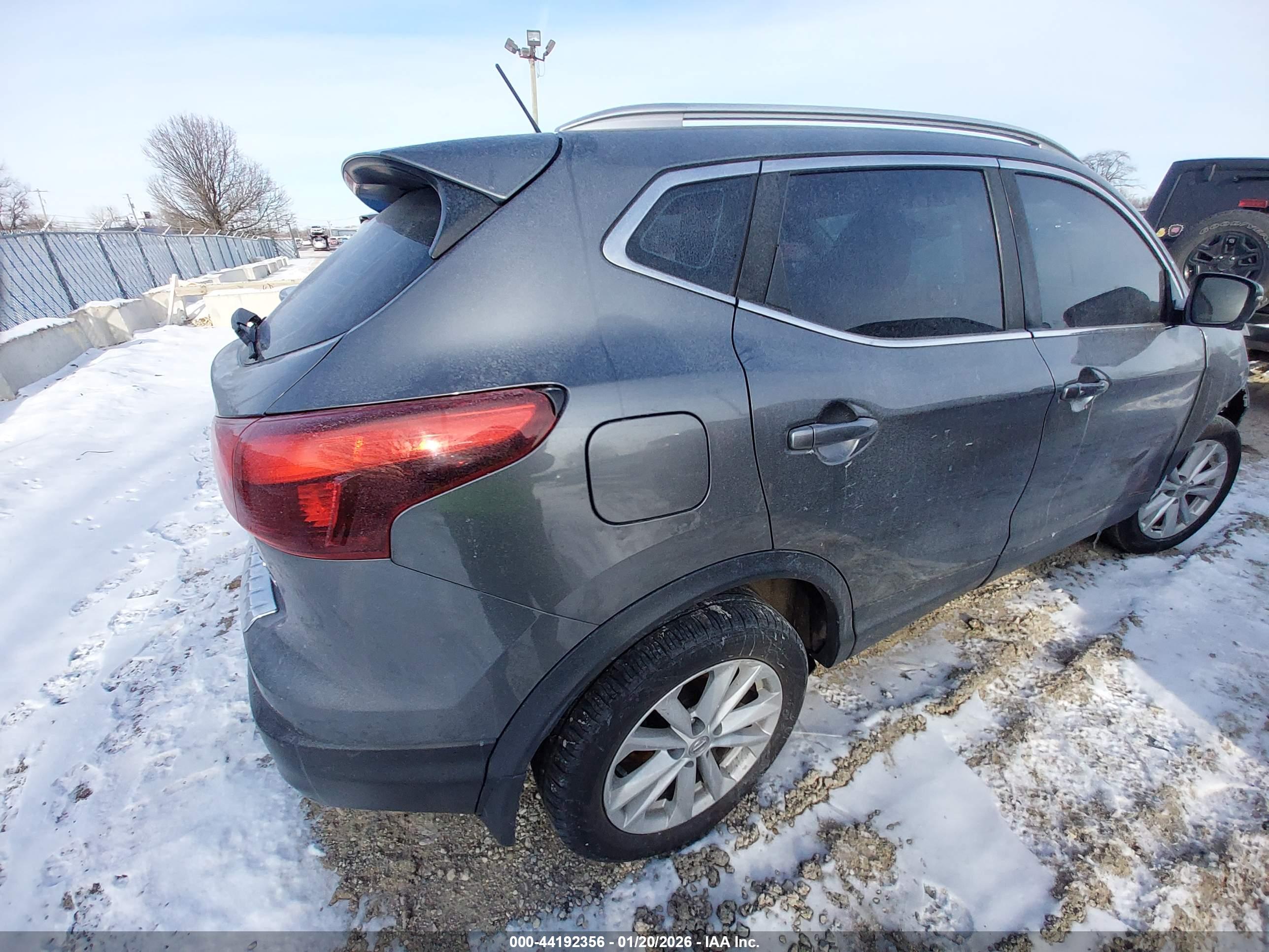 NISSAN ROGUE image 4