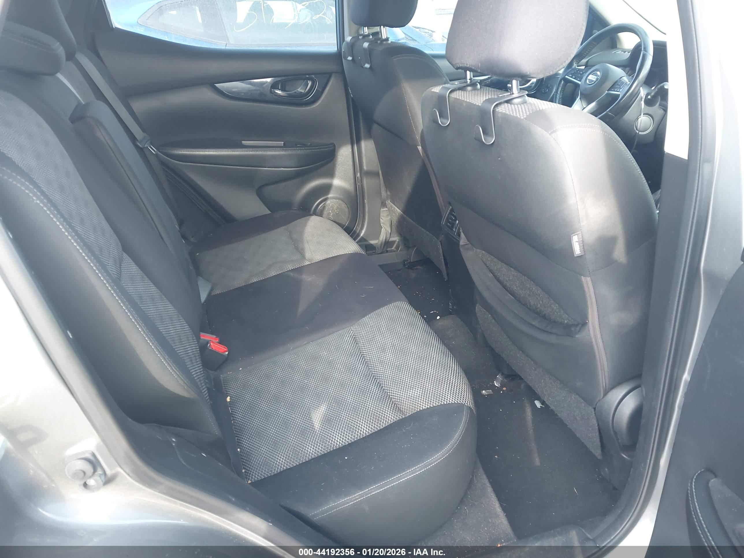 NISSAN ROGUE image 8