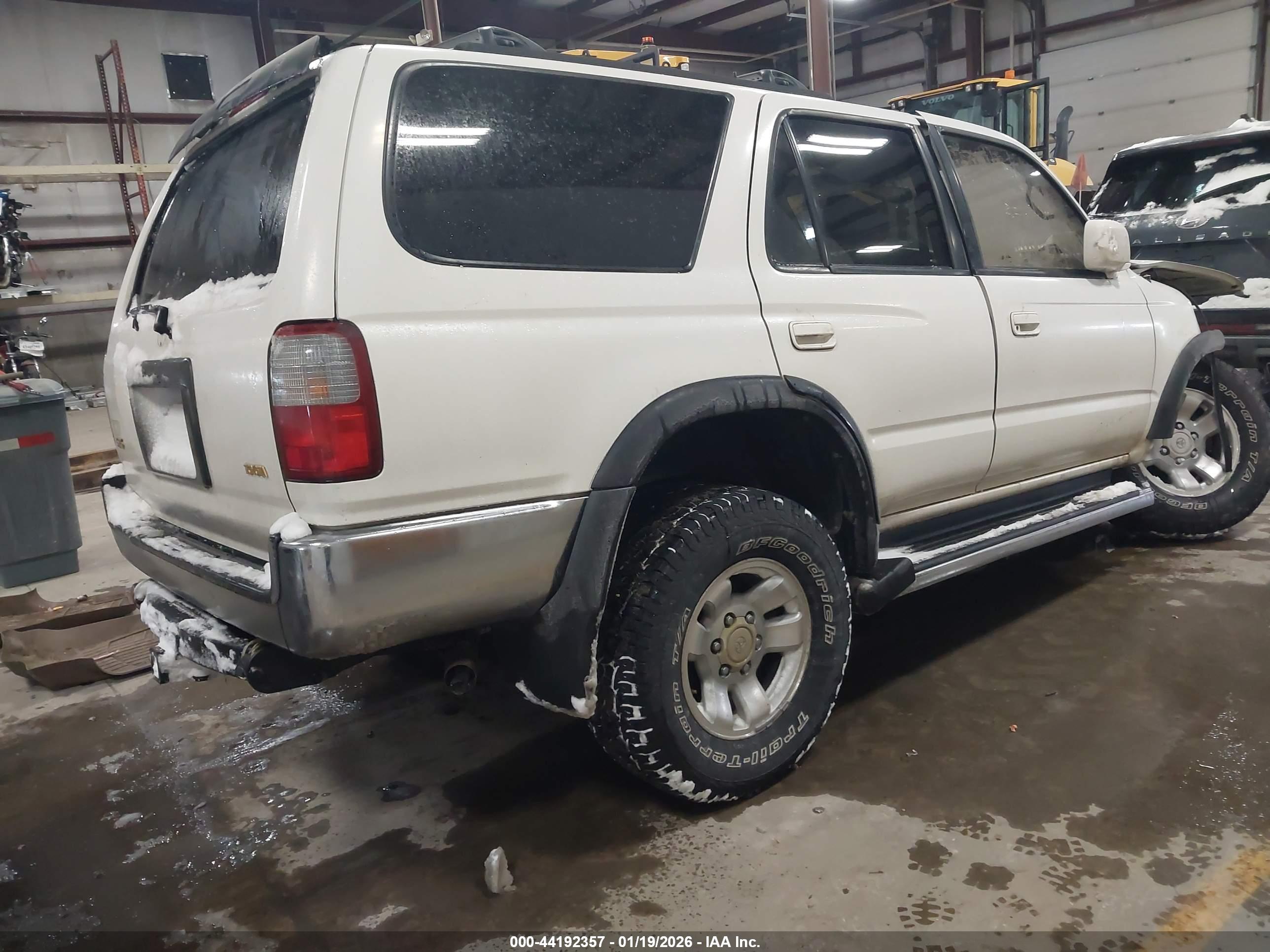 TOYOTA 4RUNNER image 4