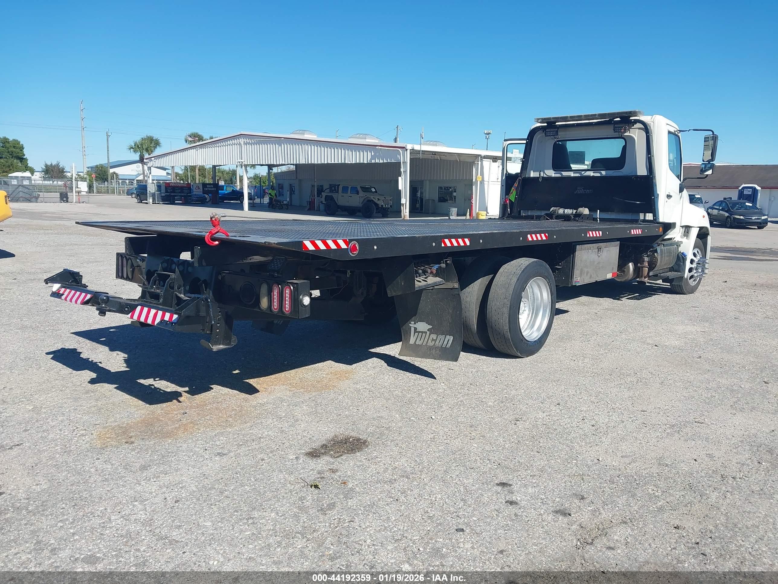HINO 258/268 image 4