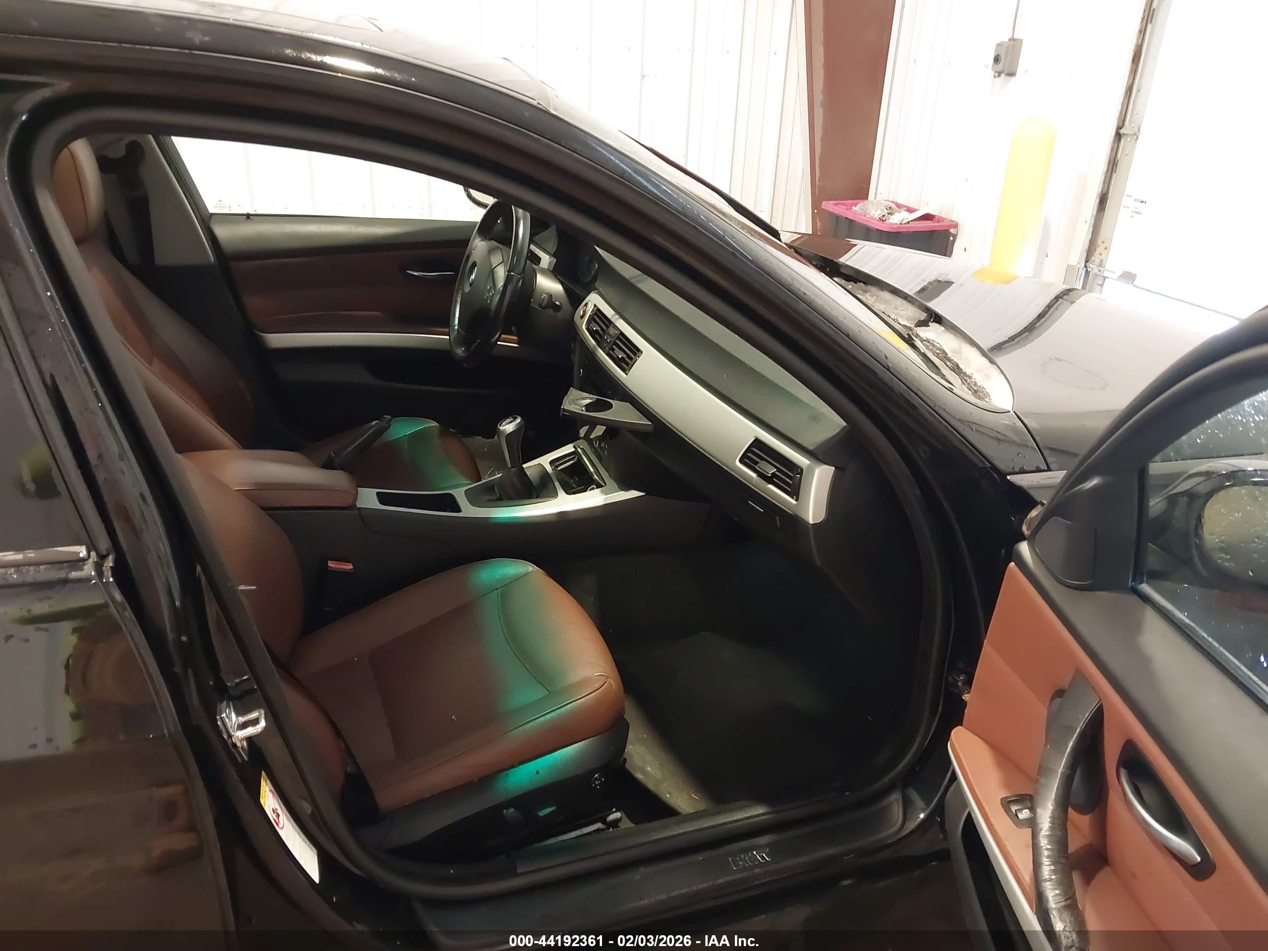 BMW 328XI image 5