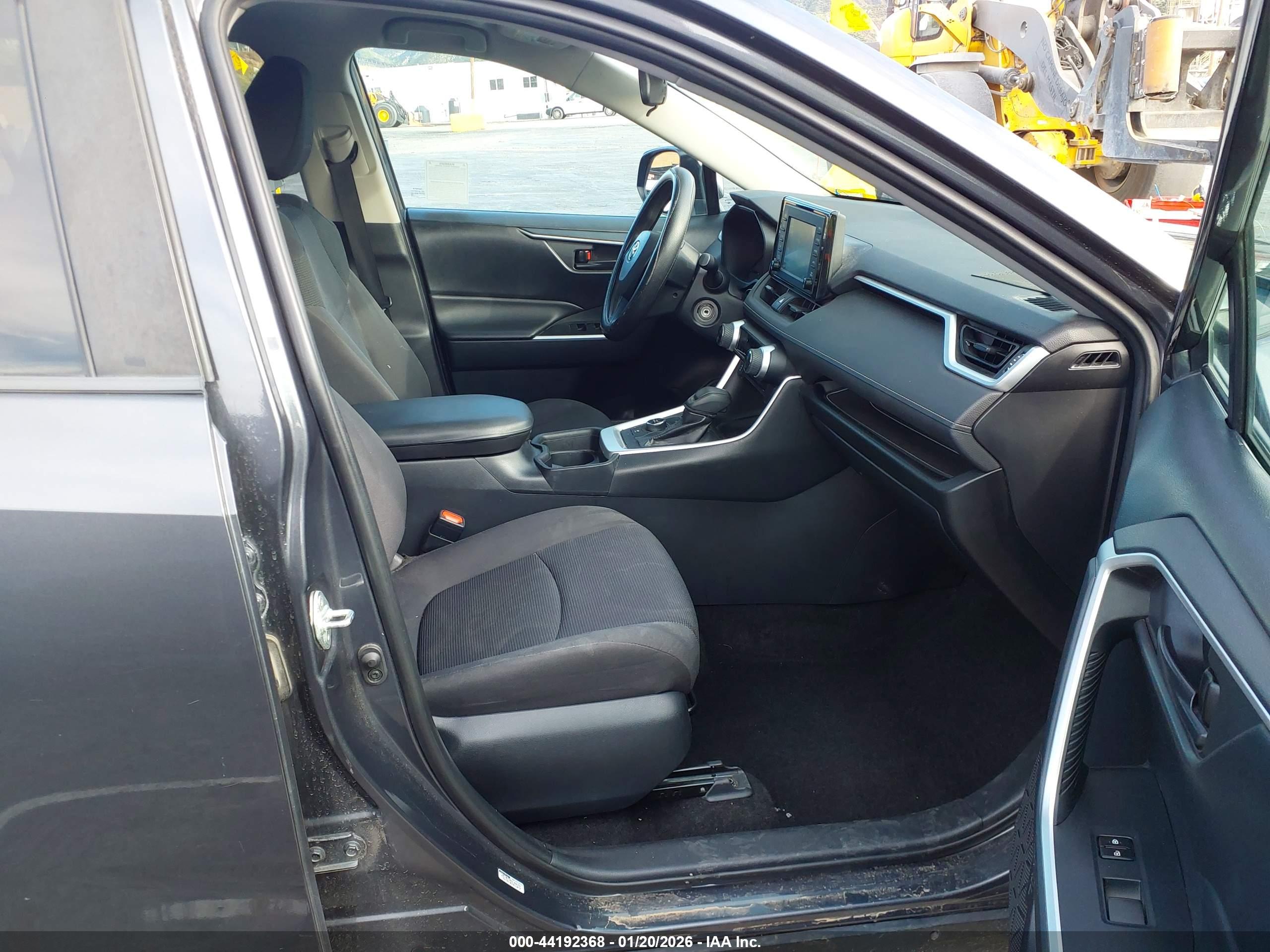 TOYOTA RAV4 image 5