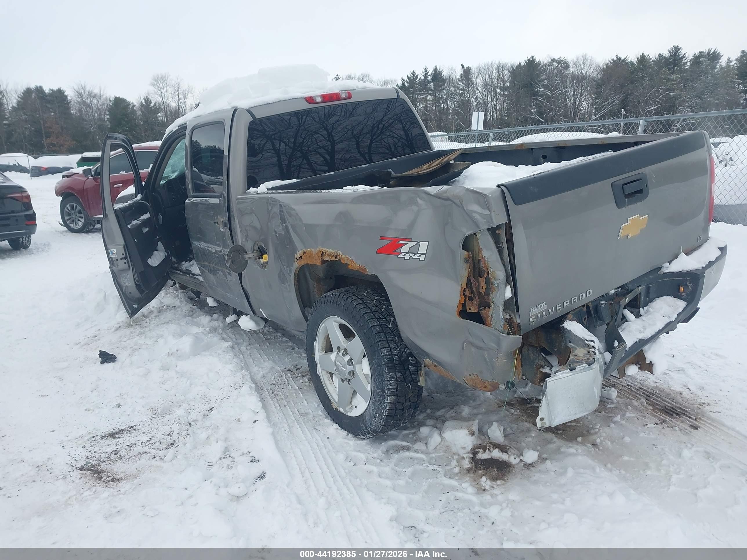 CHEVROLET SILVERADO image 3