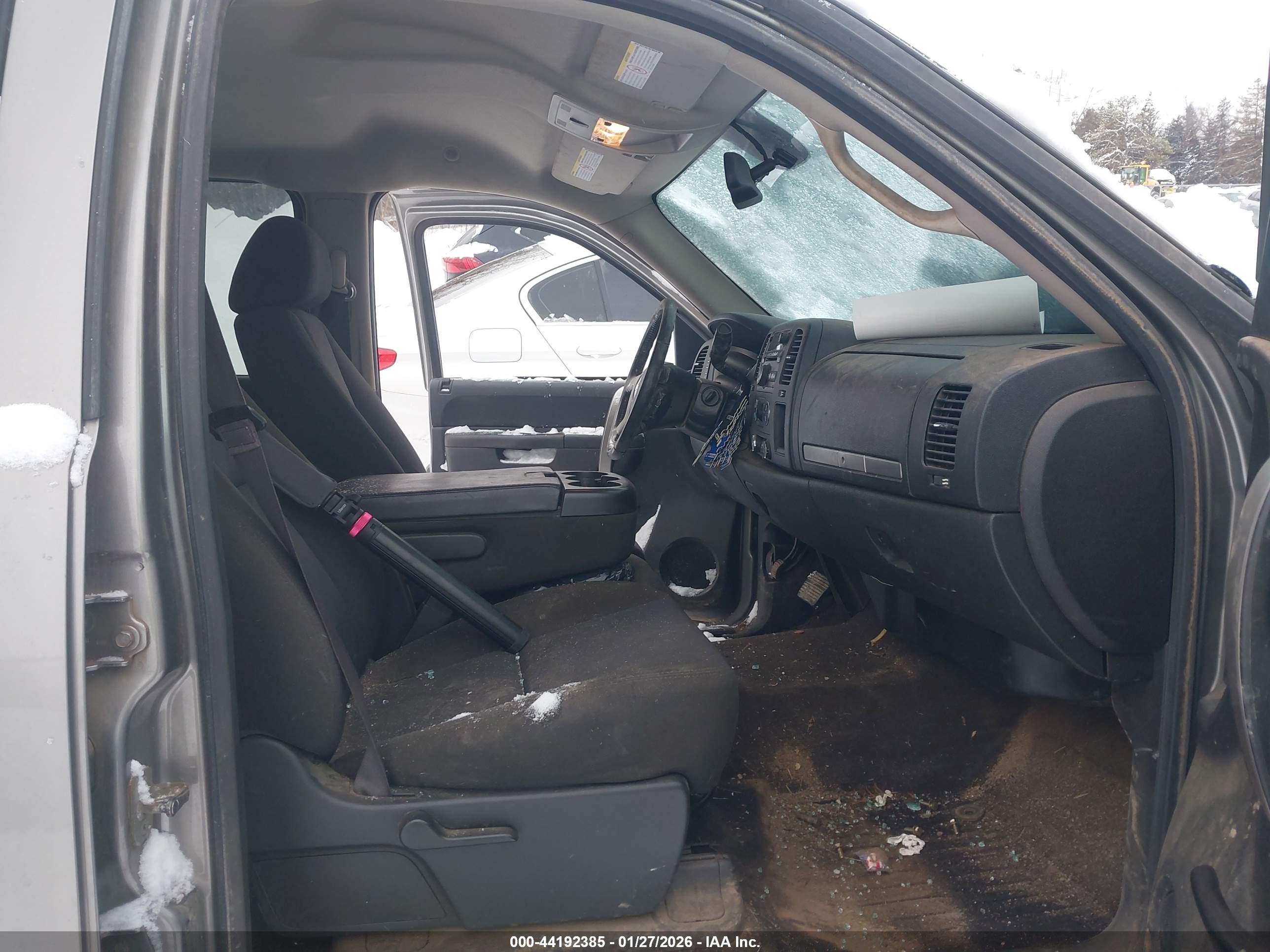 CHEVROLET SILVERADO image 5