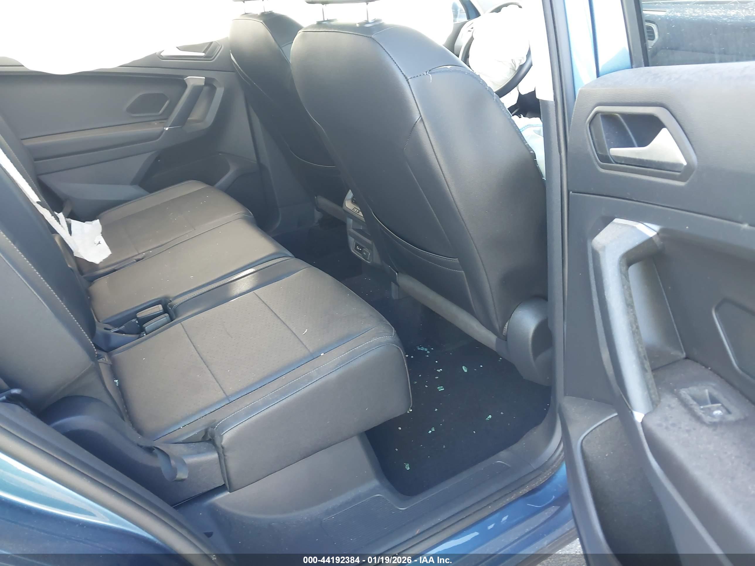 VOLKSWAGEN TIGUAN image 8