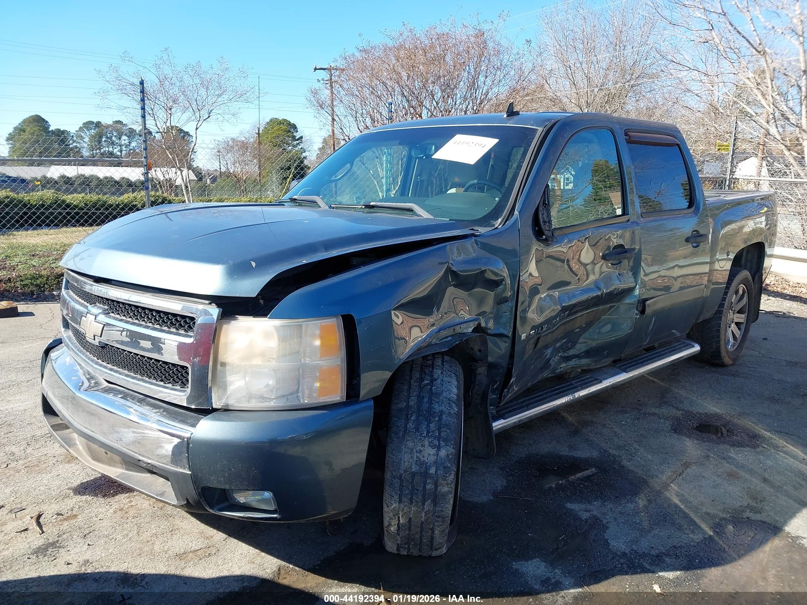 CHEVROLET SILVERADO image 2