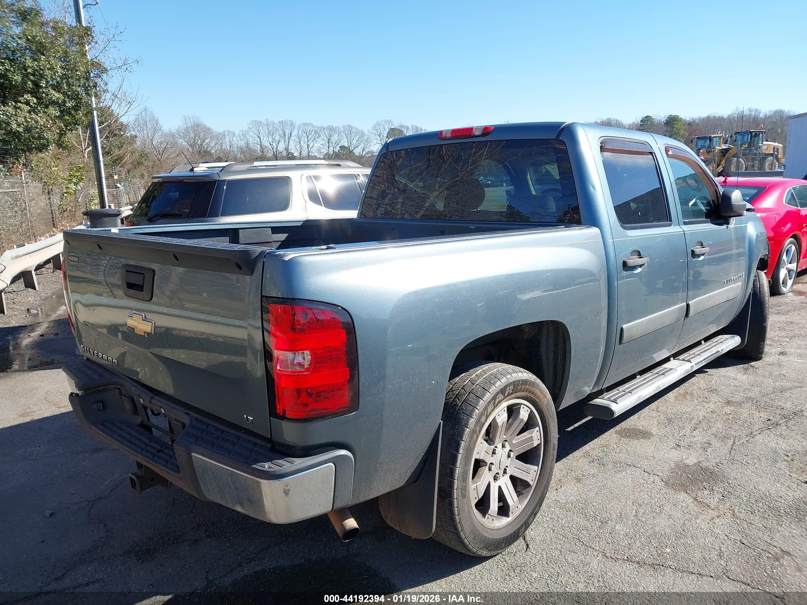 CHEVROLET SILVERADO image 4