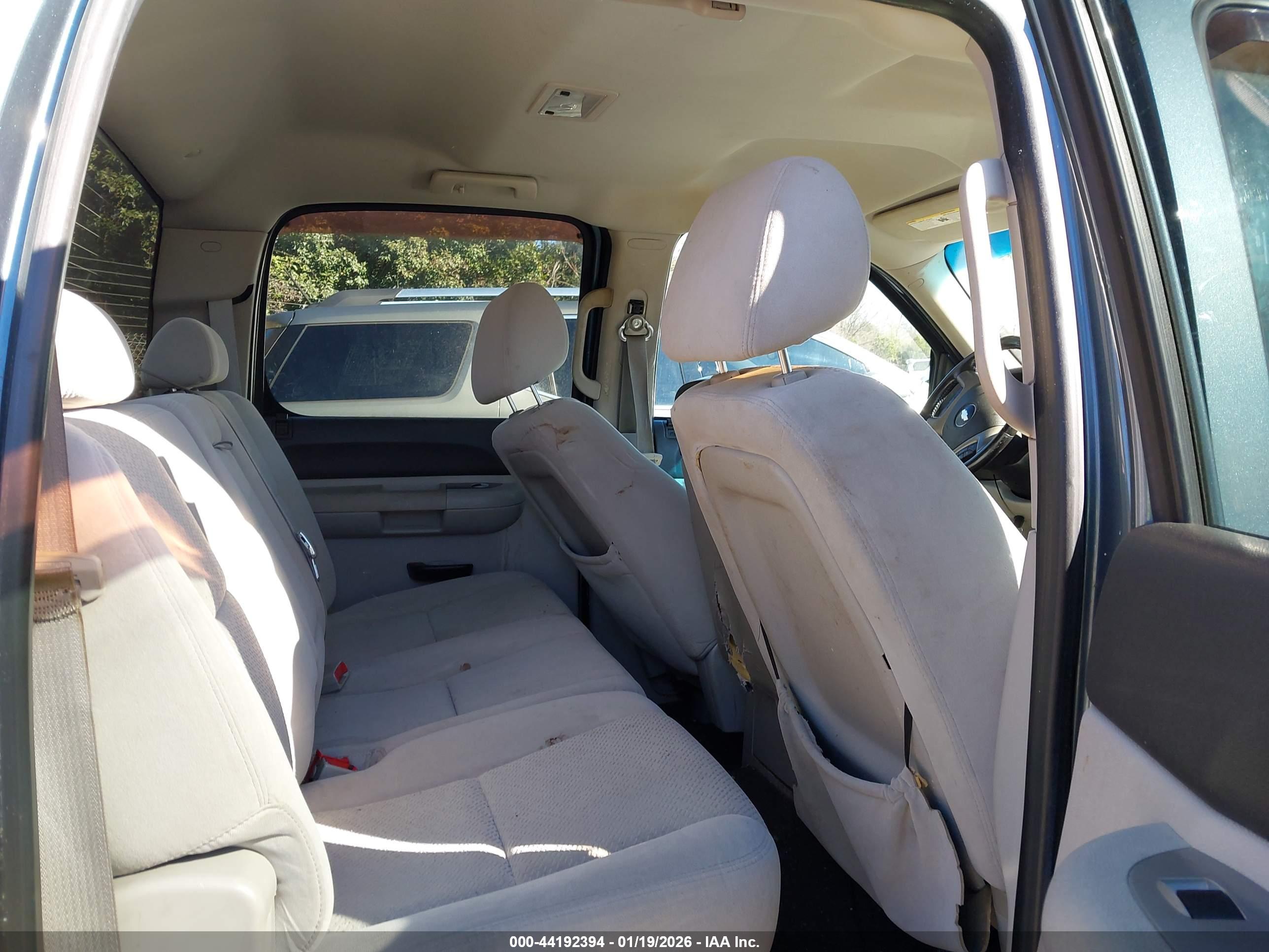 CHEVROLET SILVERADO image 8