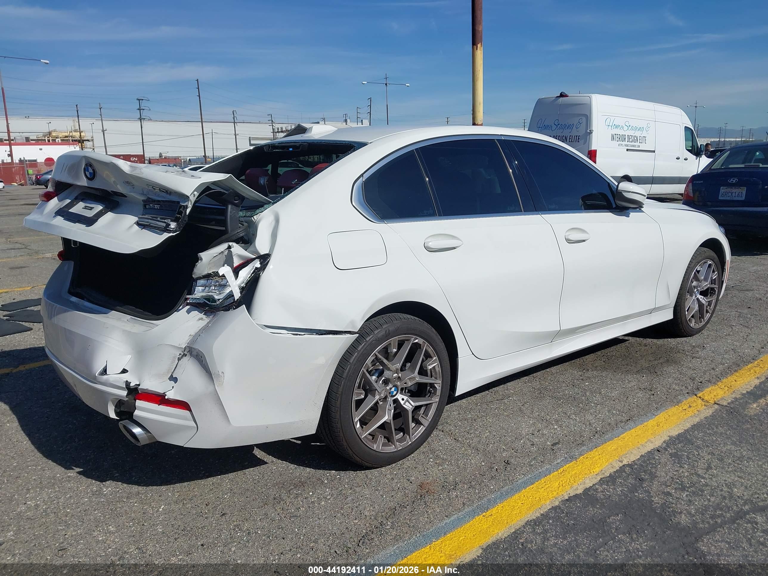 BMW 330I image 4
