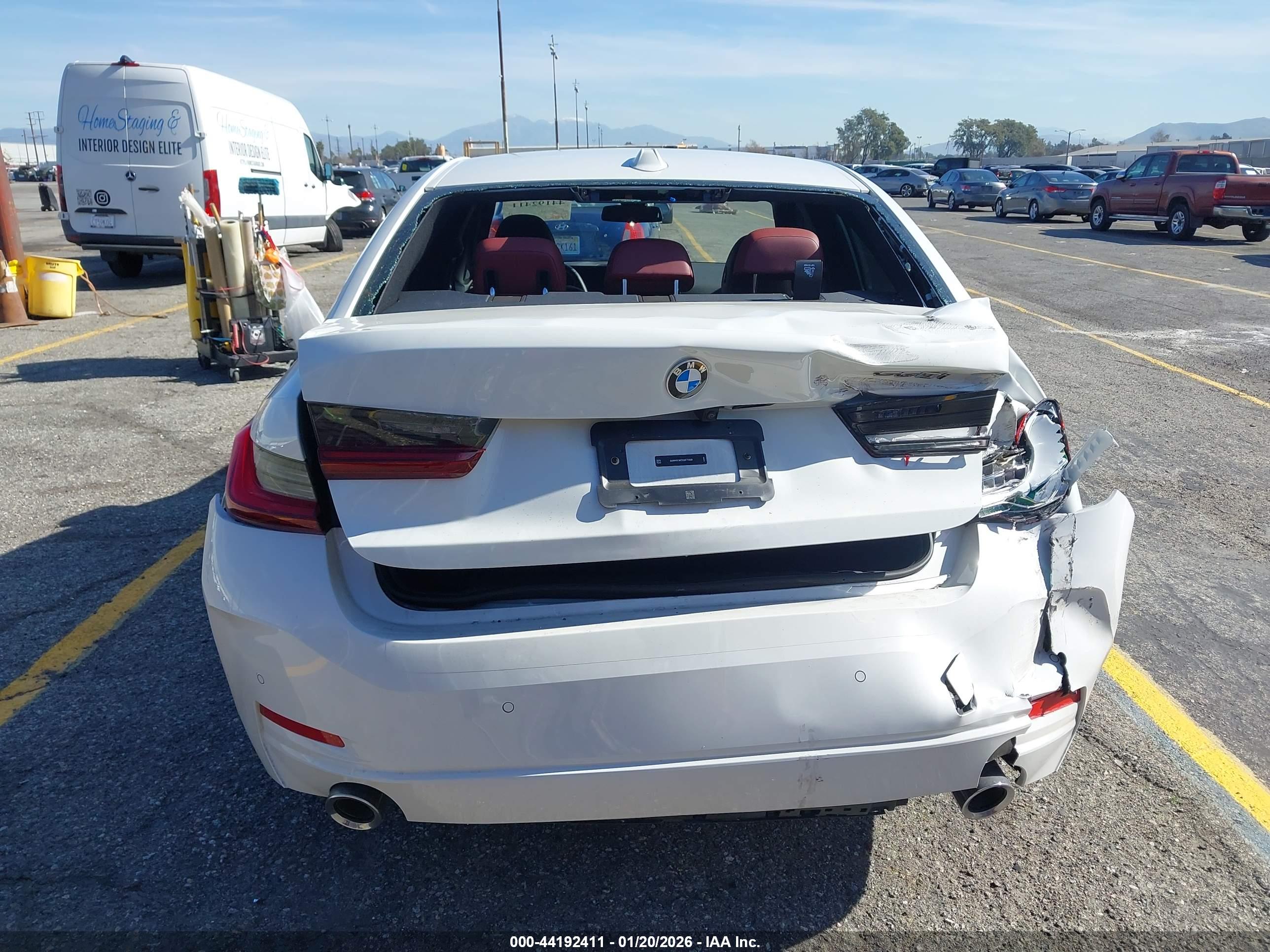 BMW 330I image 6