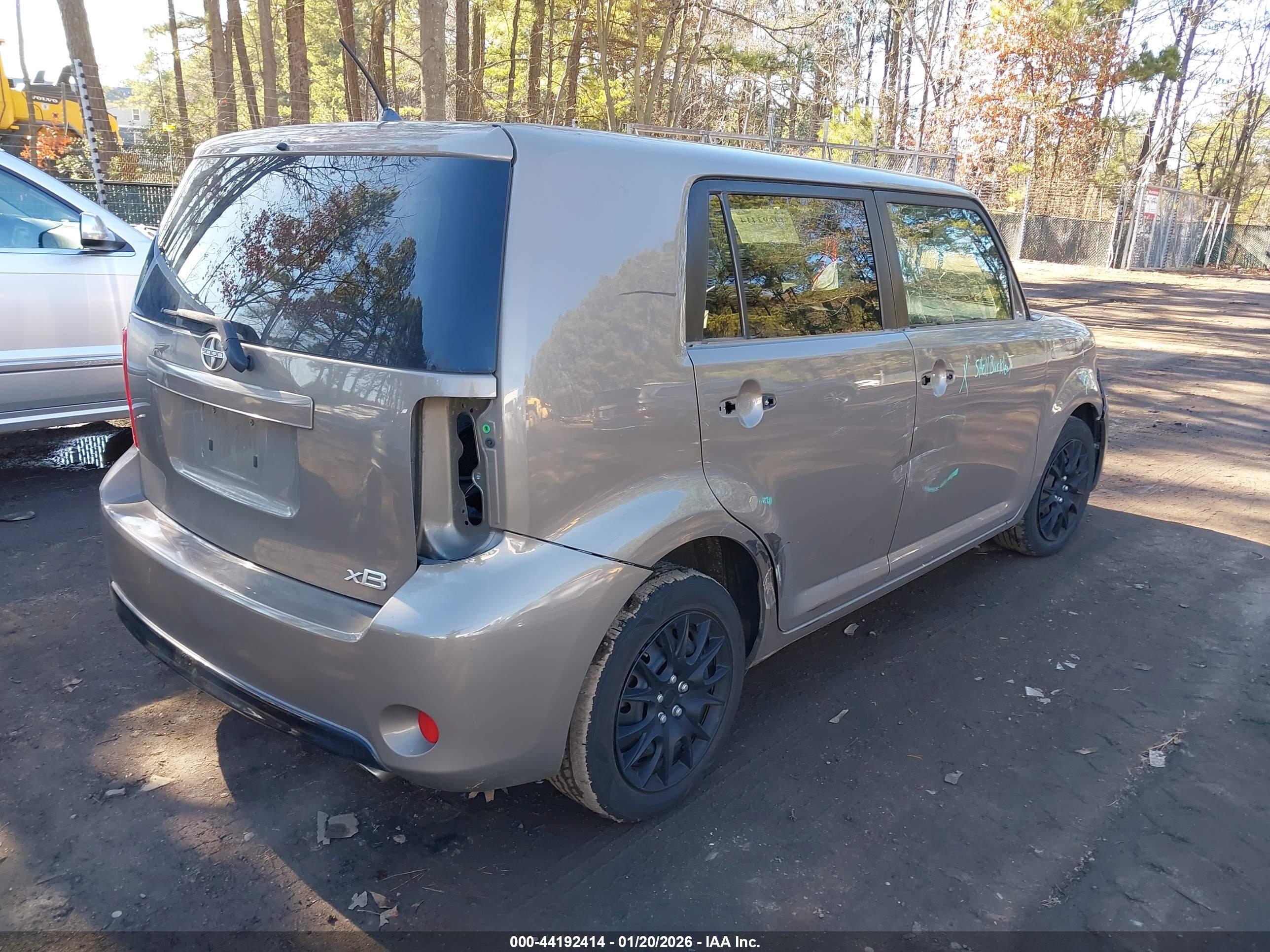 SCION XB image 4