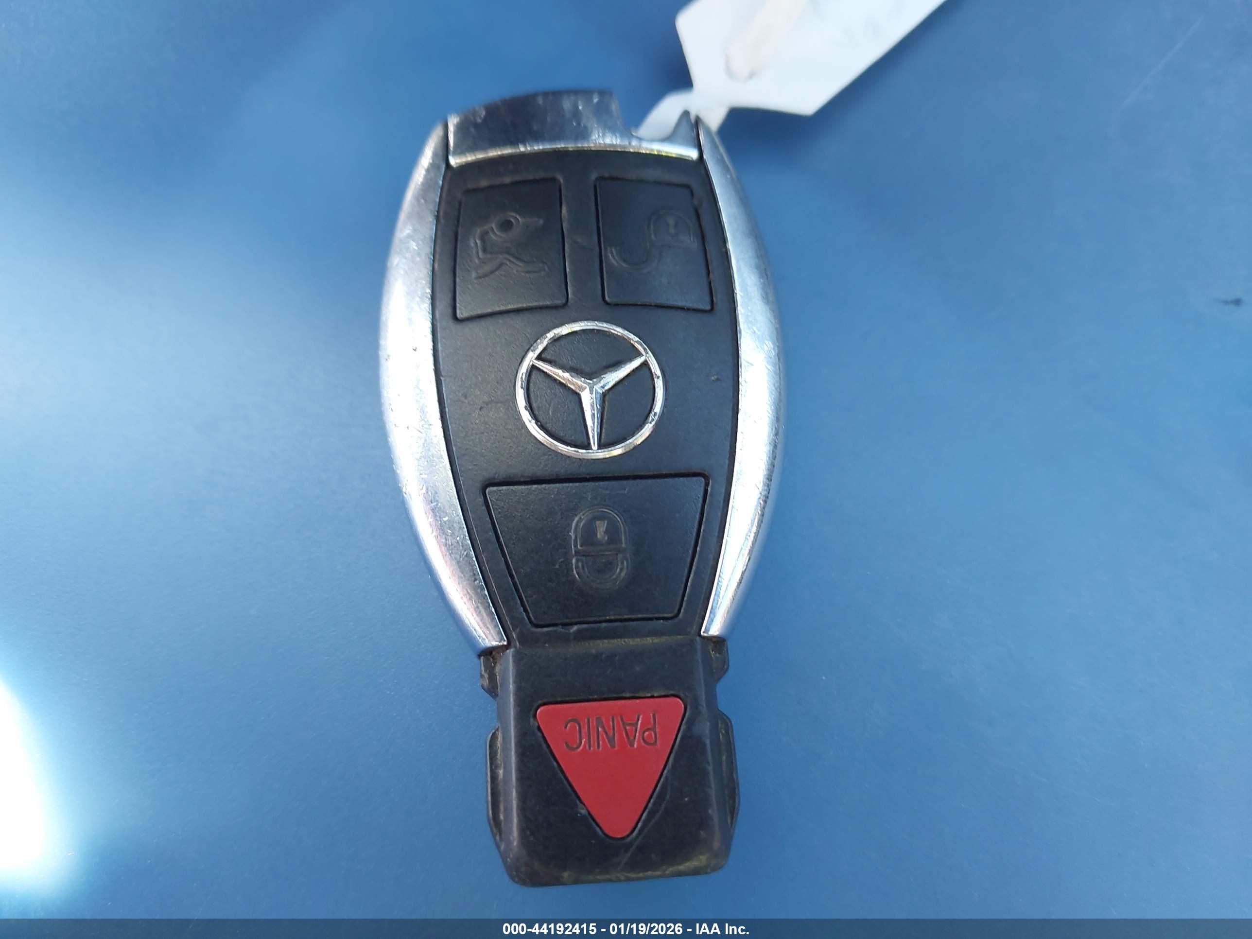 MERCEDES-BENZ E image 11