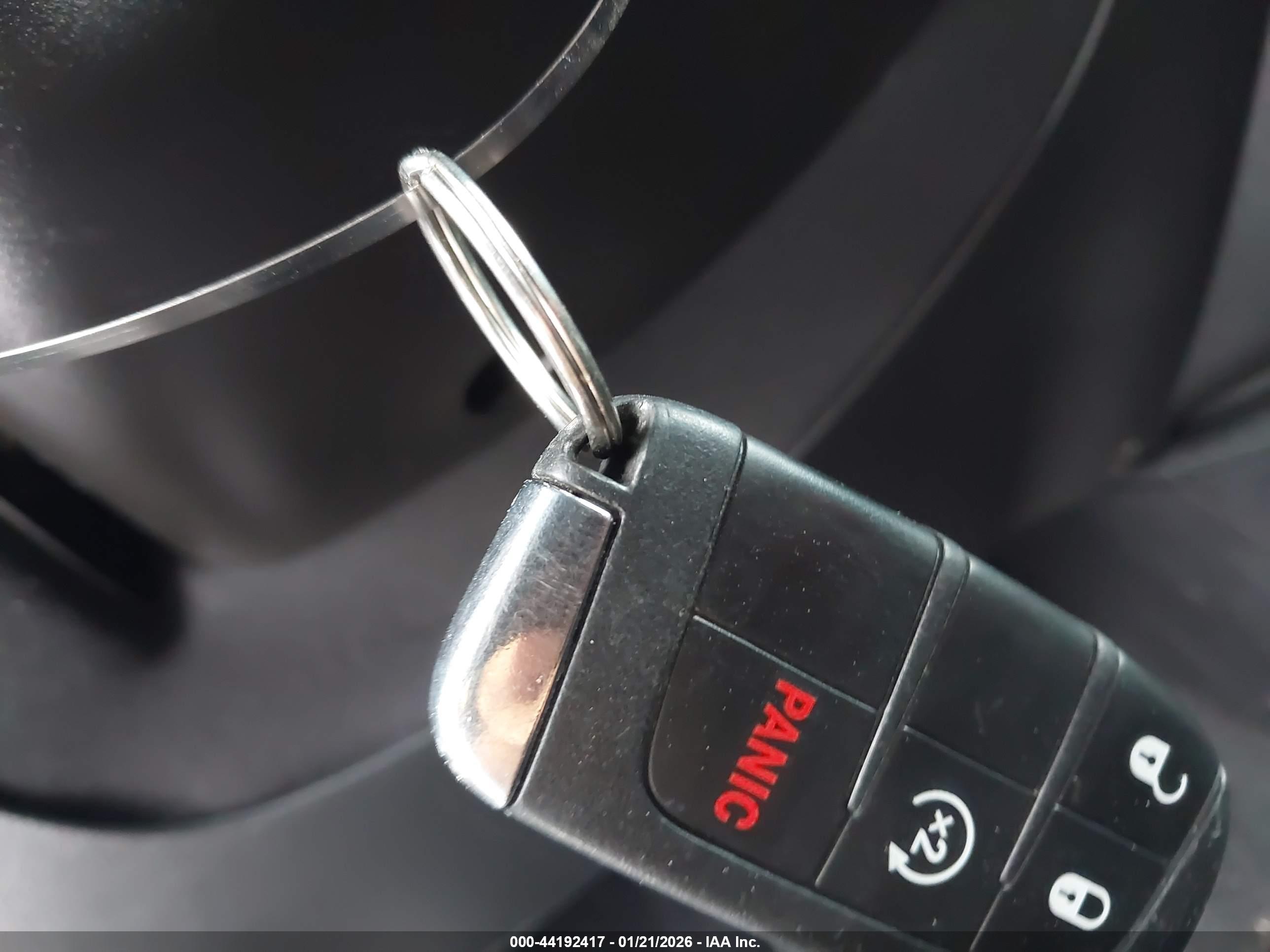 JEEP RENEGADE image 11