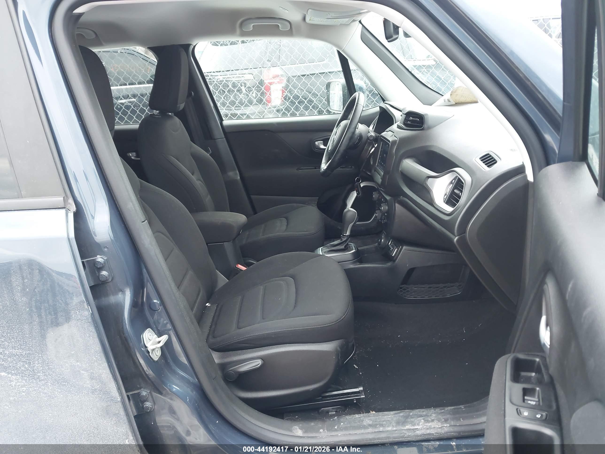 JEEP RENEGADE image 5