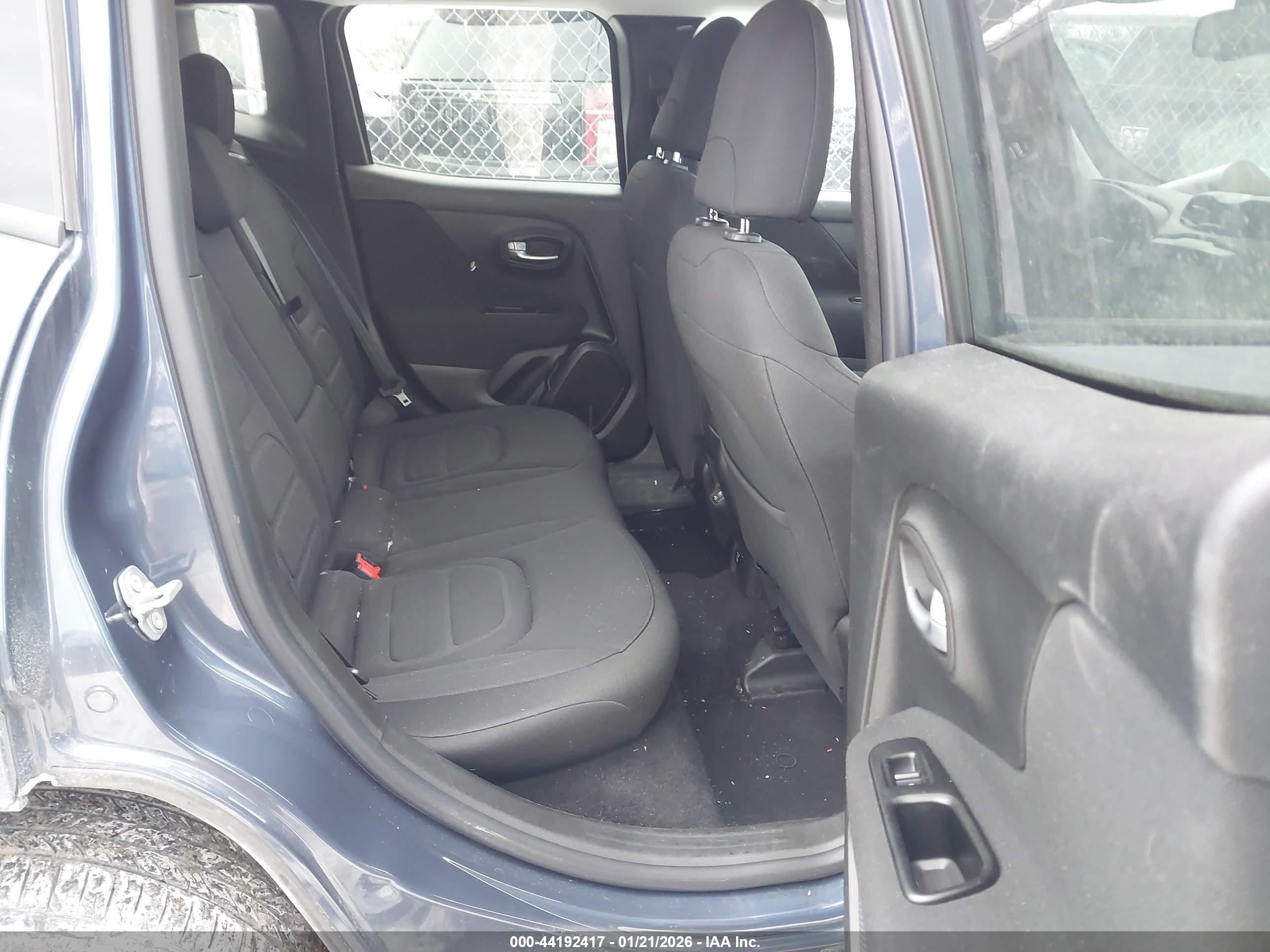 JEEP RENEGADE image 8