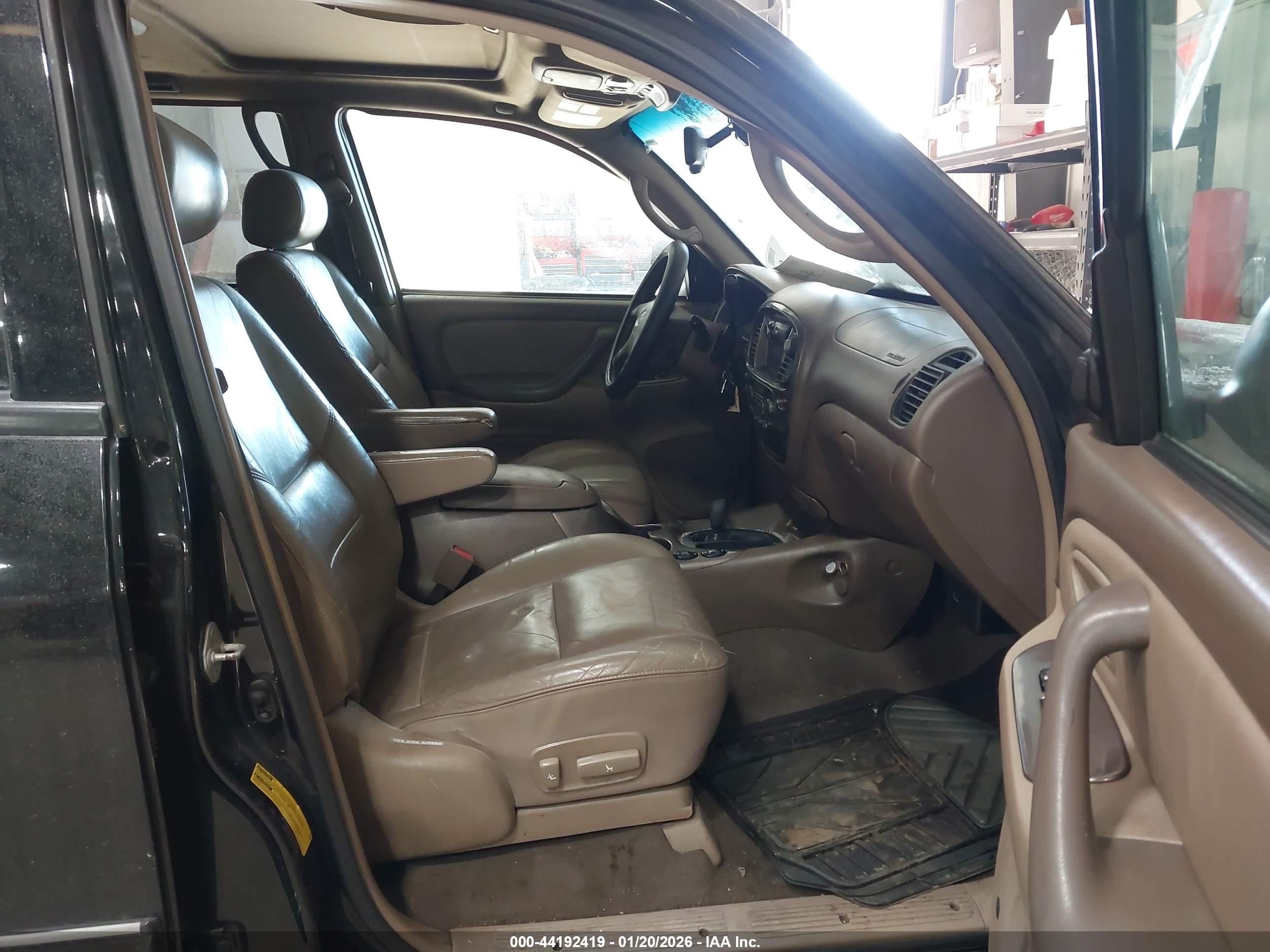 TOYOTA SEQUOIA image 5