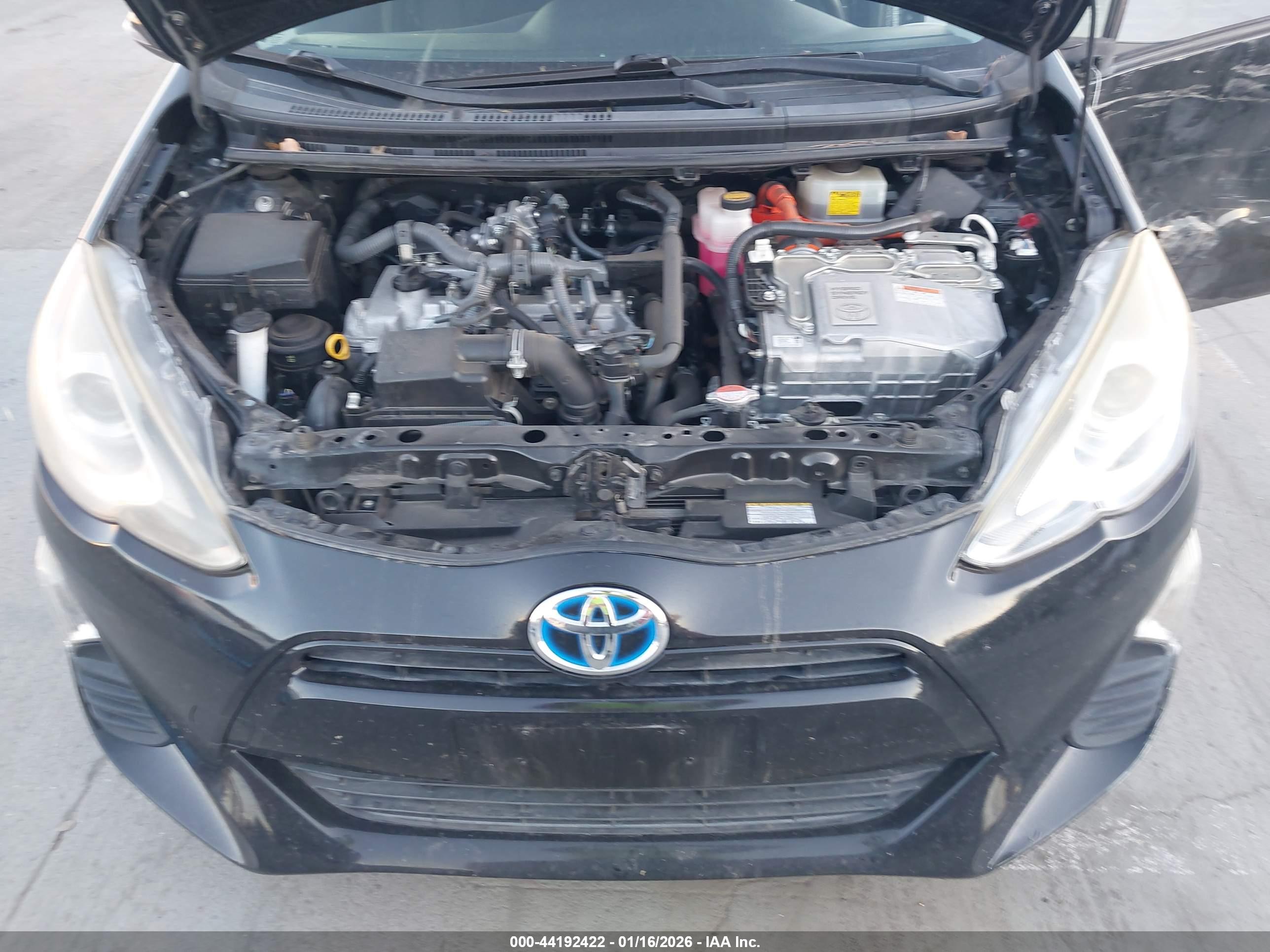 TOYOTA PRIUS image 10