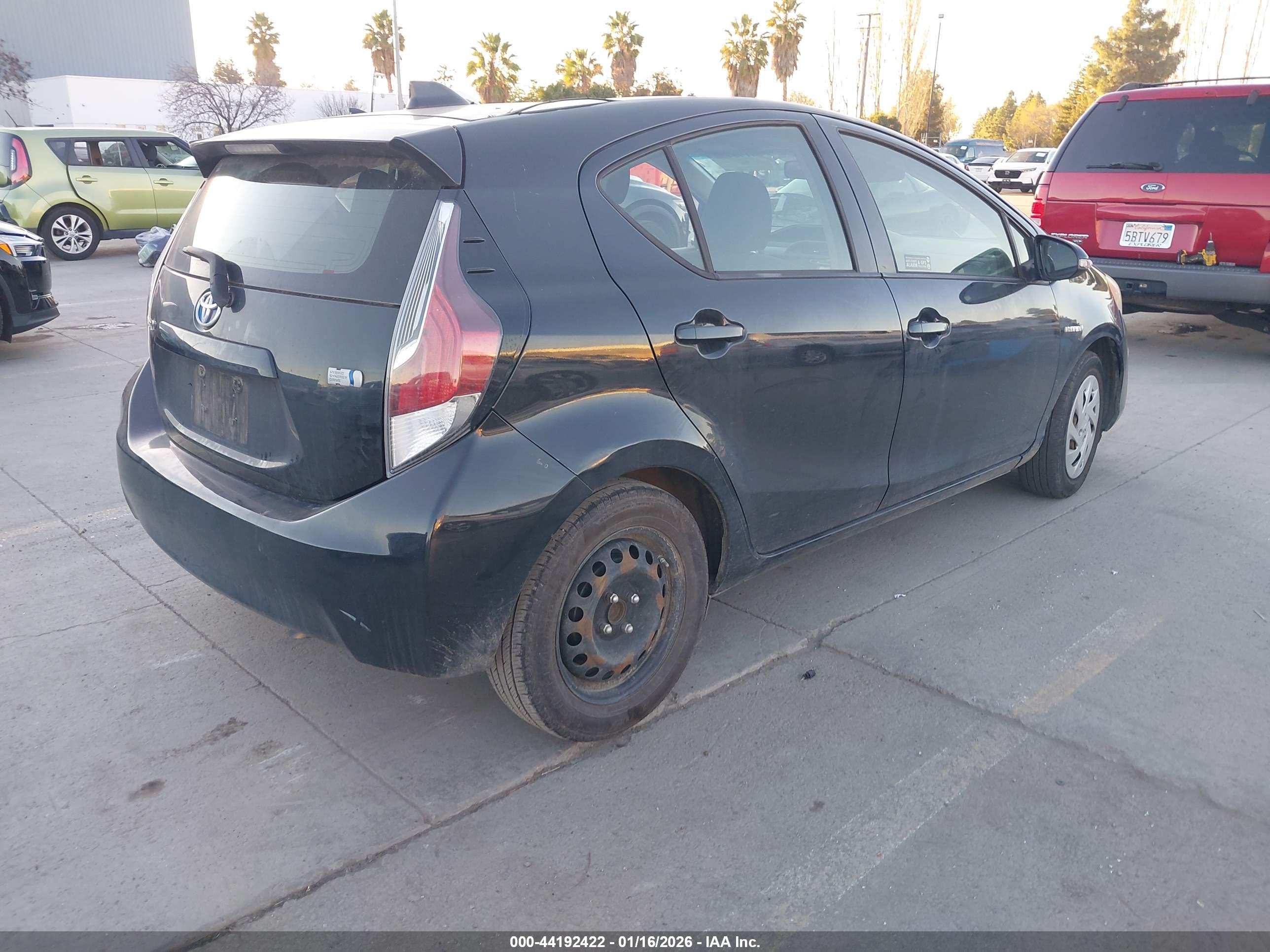 TOYOTA PRIUS image 4