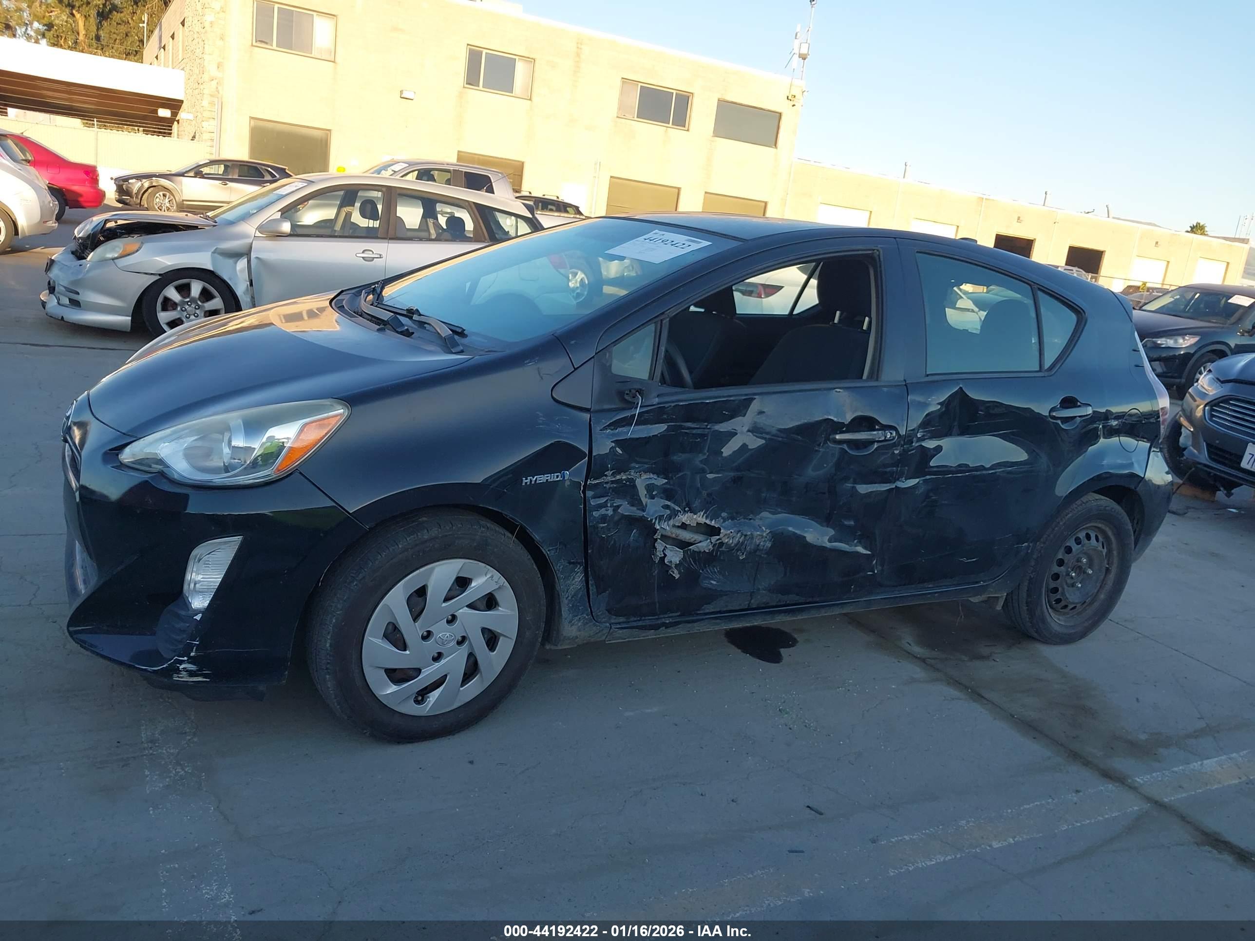 TOYOTA PRIUS image 6