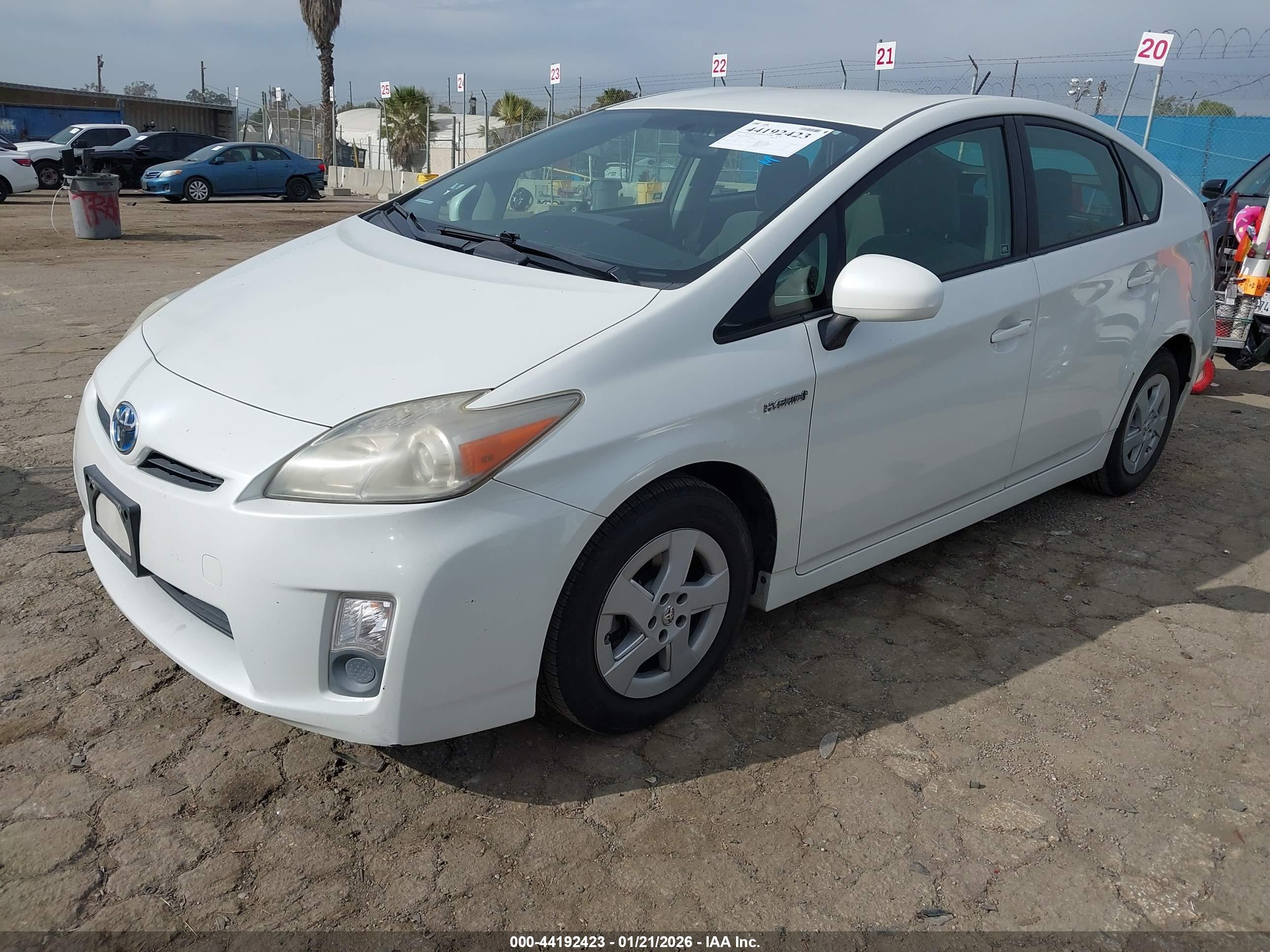 TOYOTA PRIUS image 2