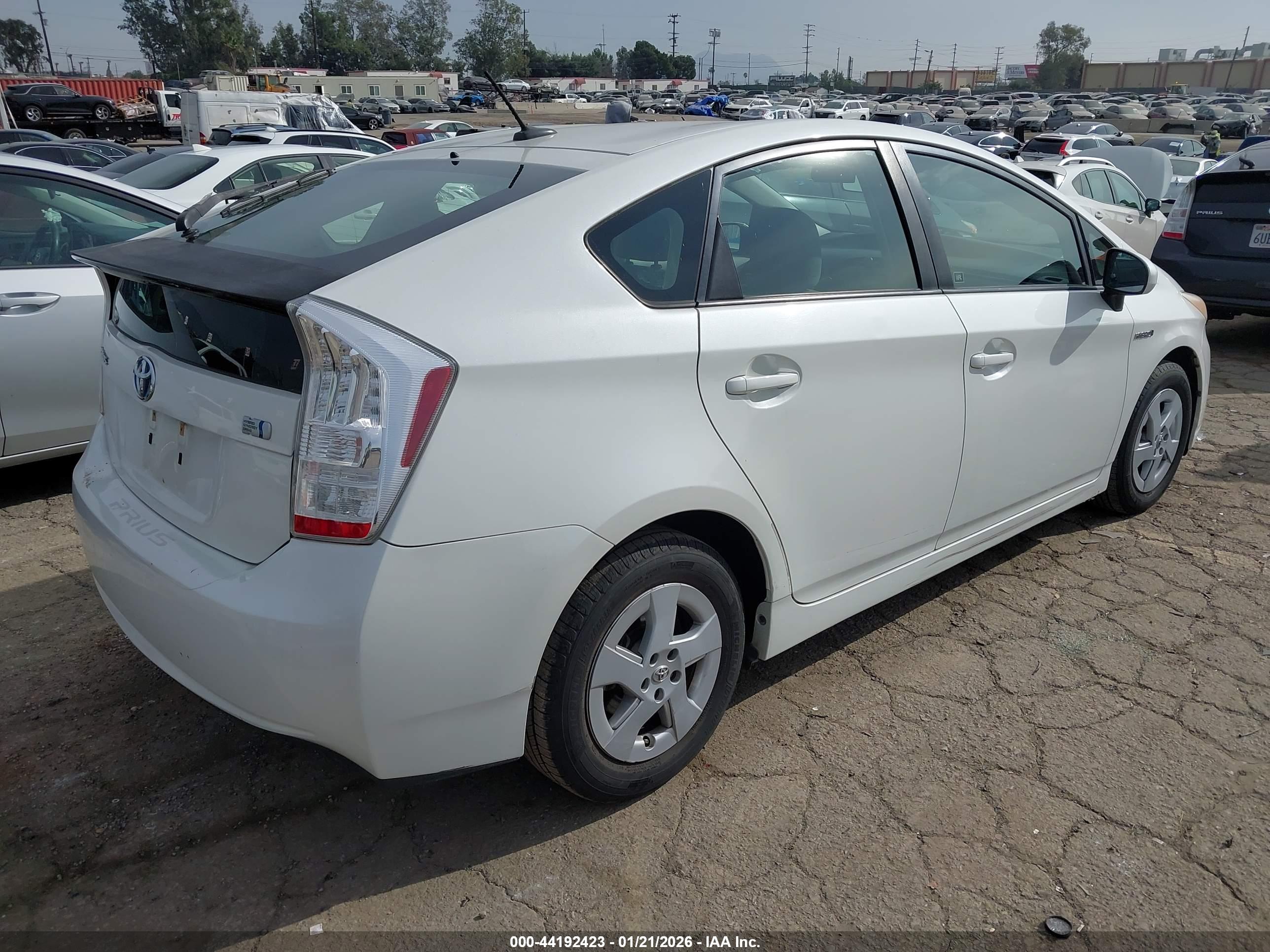 TOYOTA PRIUS image 4