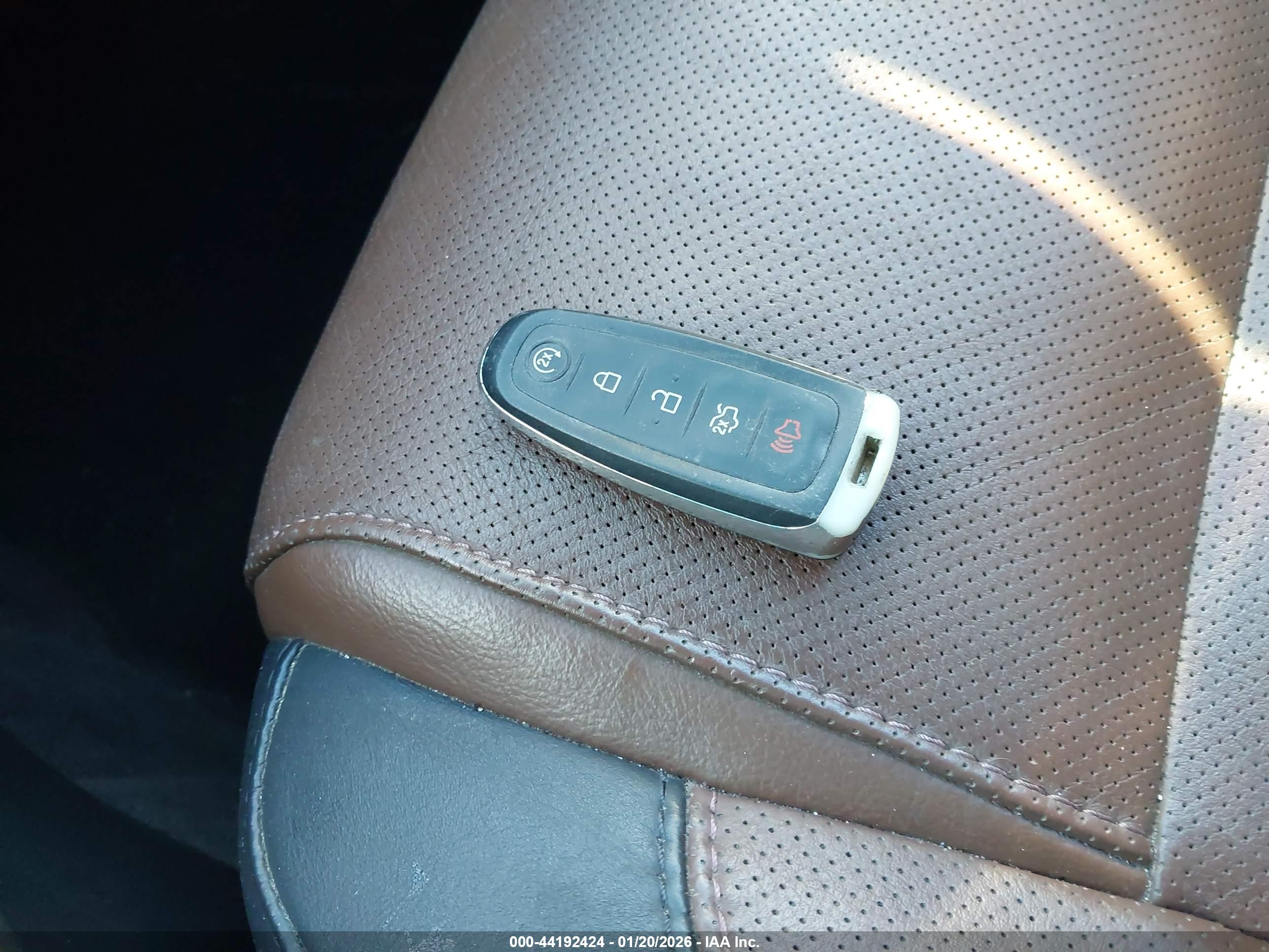 FORD EXPLORER image 11