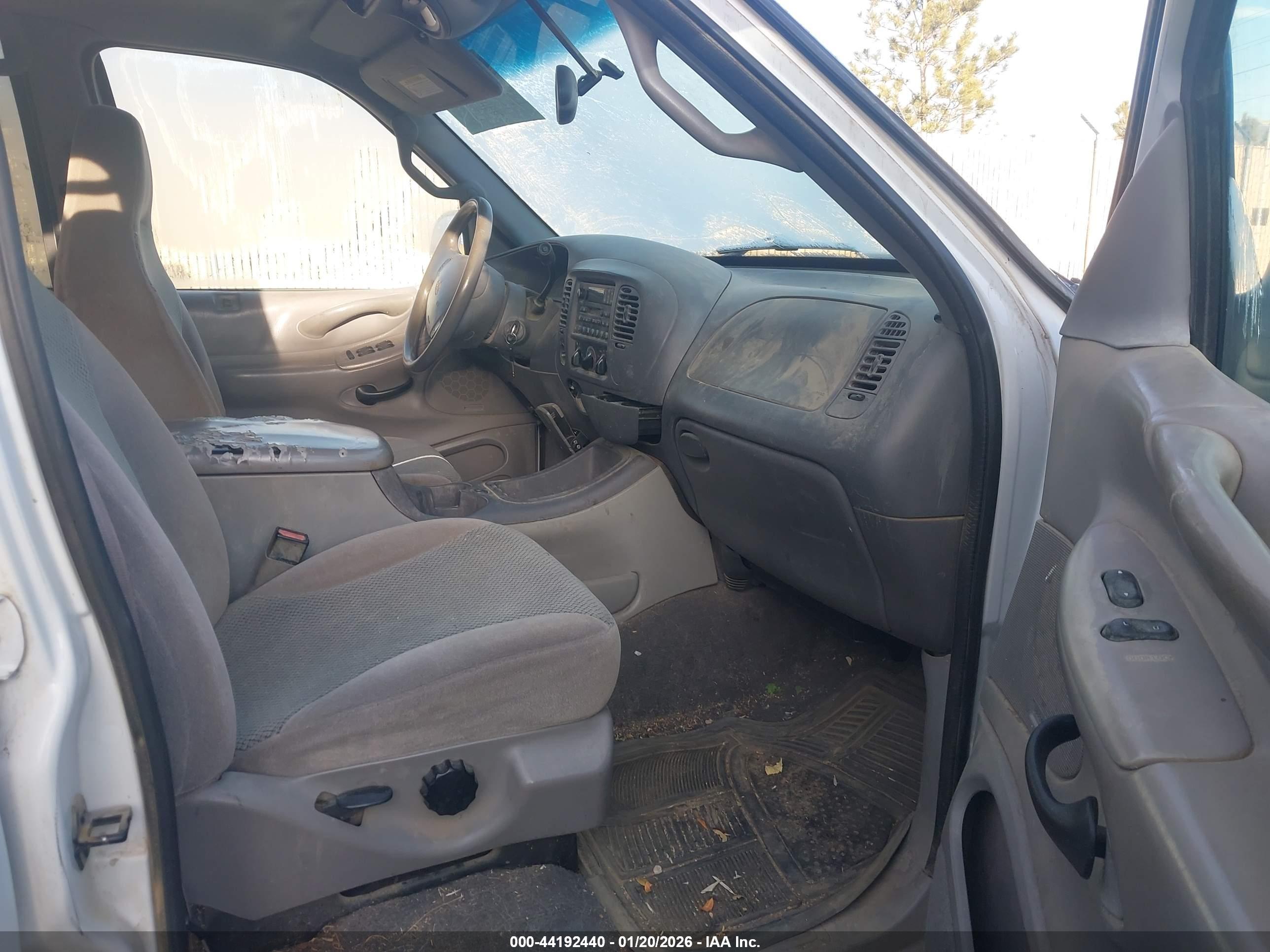 FORD EXPEDITION image 5
