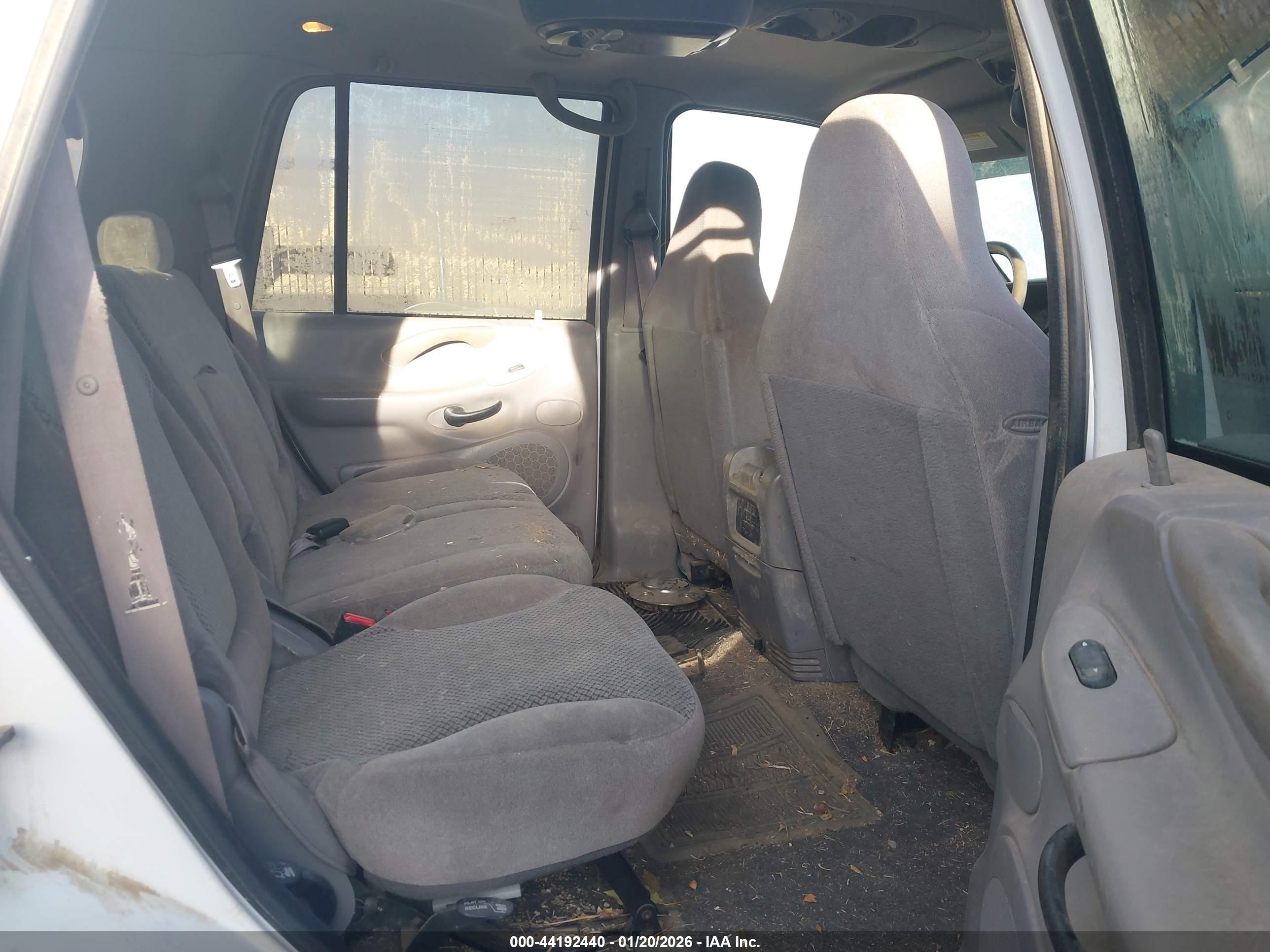 FORD EXPEDITION image 8