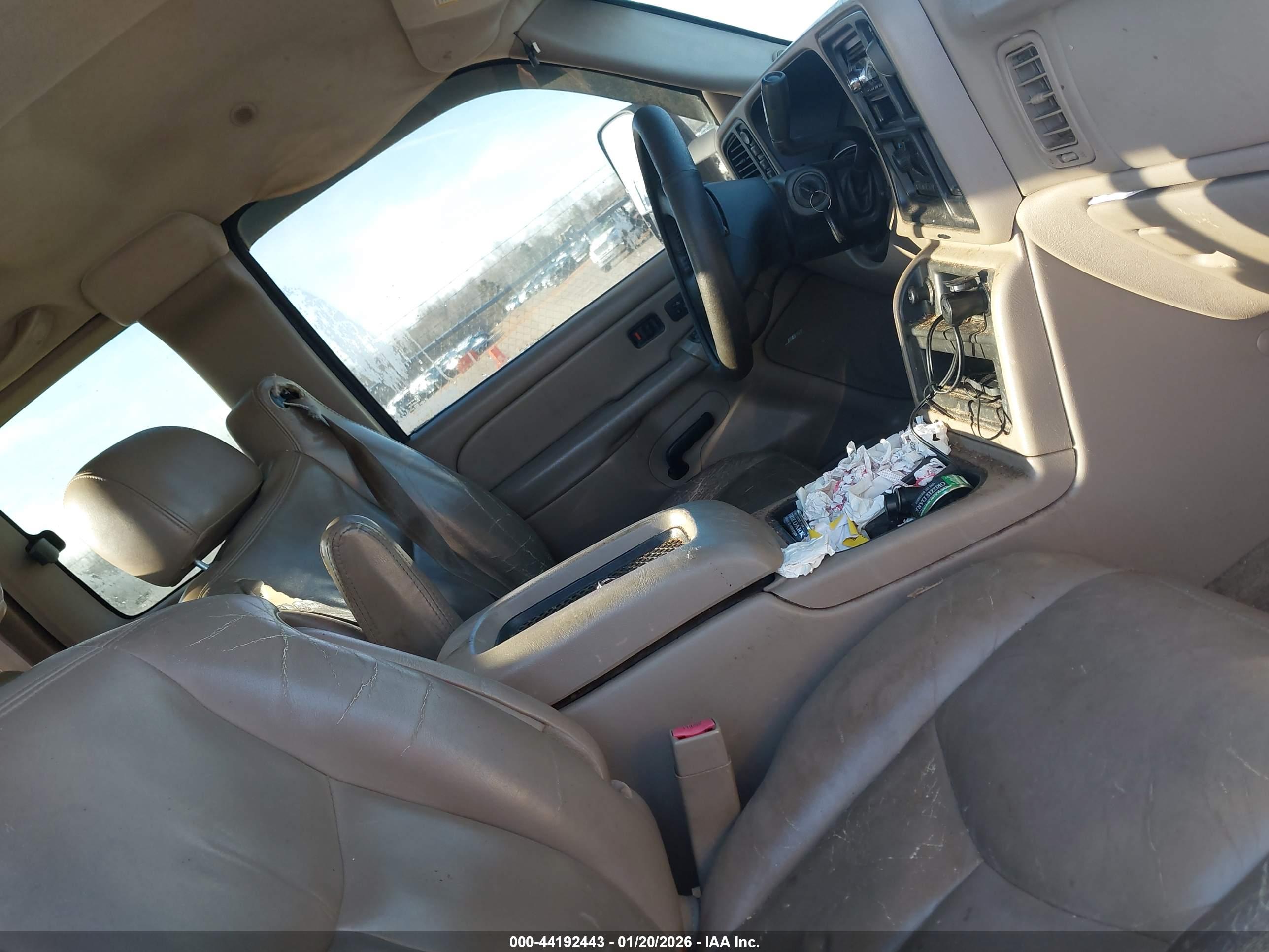 CHEVROLET SILVERADO image 5