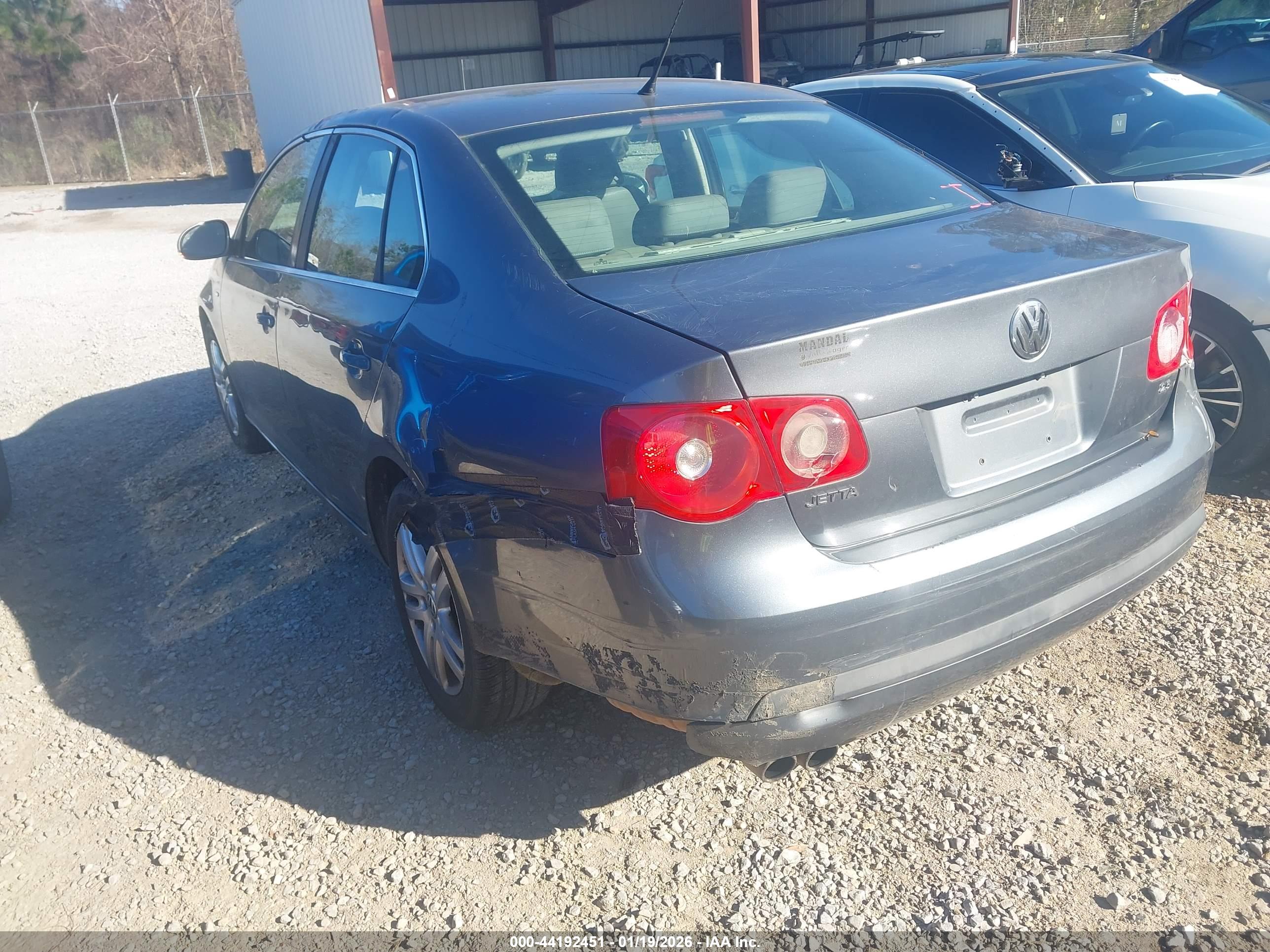 VOLKSWAGEN JETTA image 3