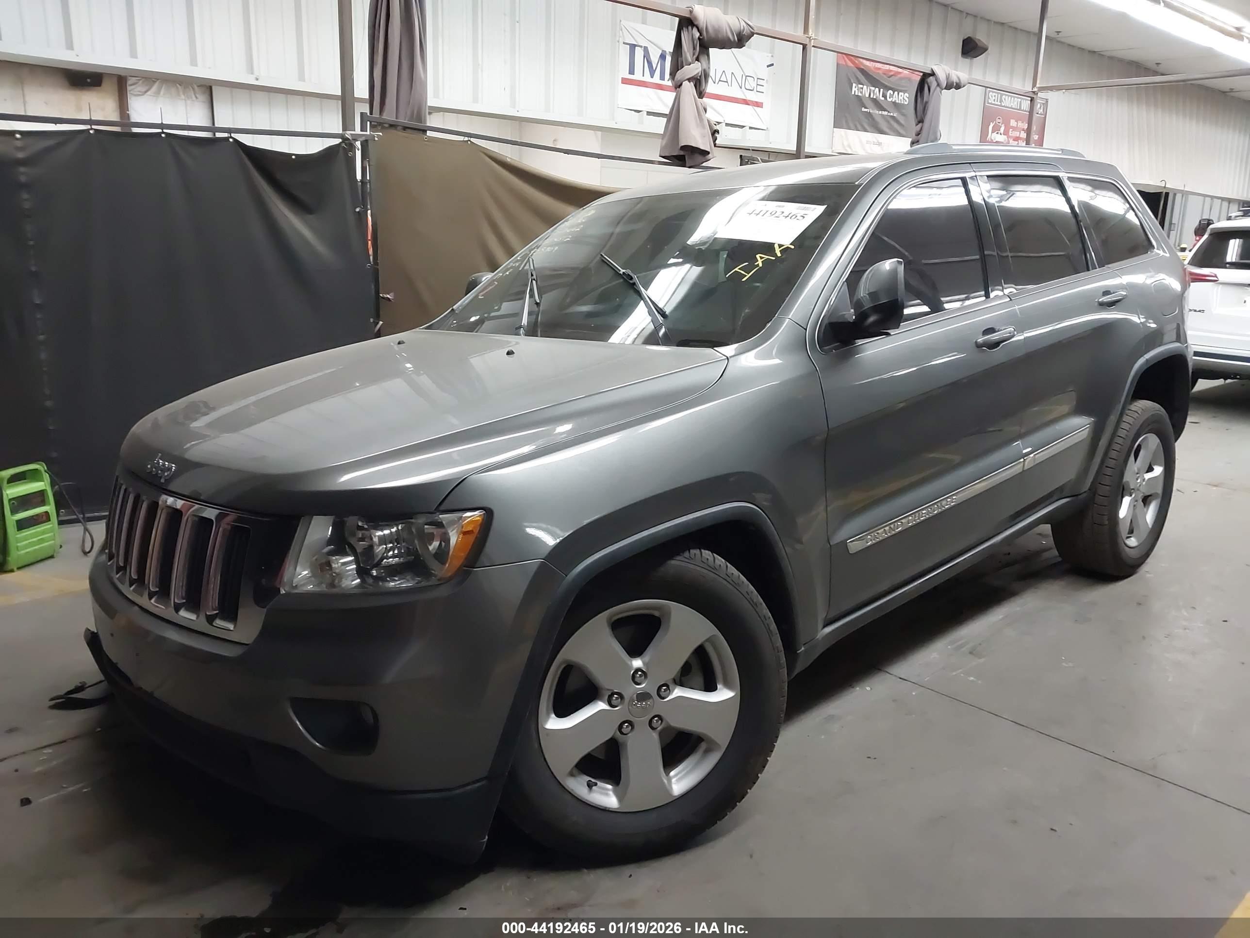 JEEP GRAND image 2