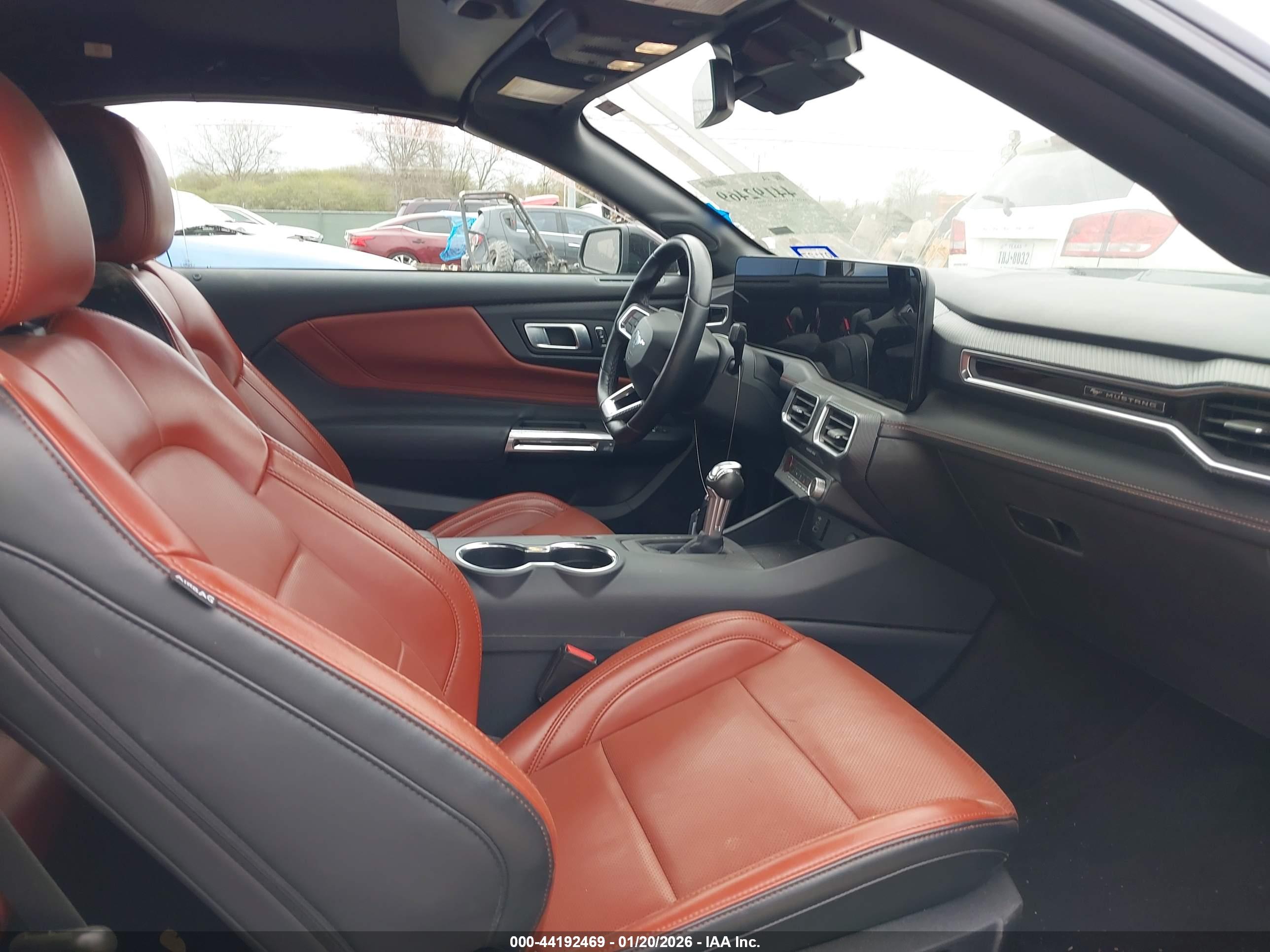FORD MUSTANG image 5