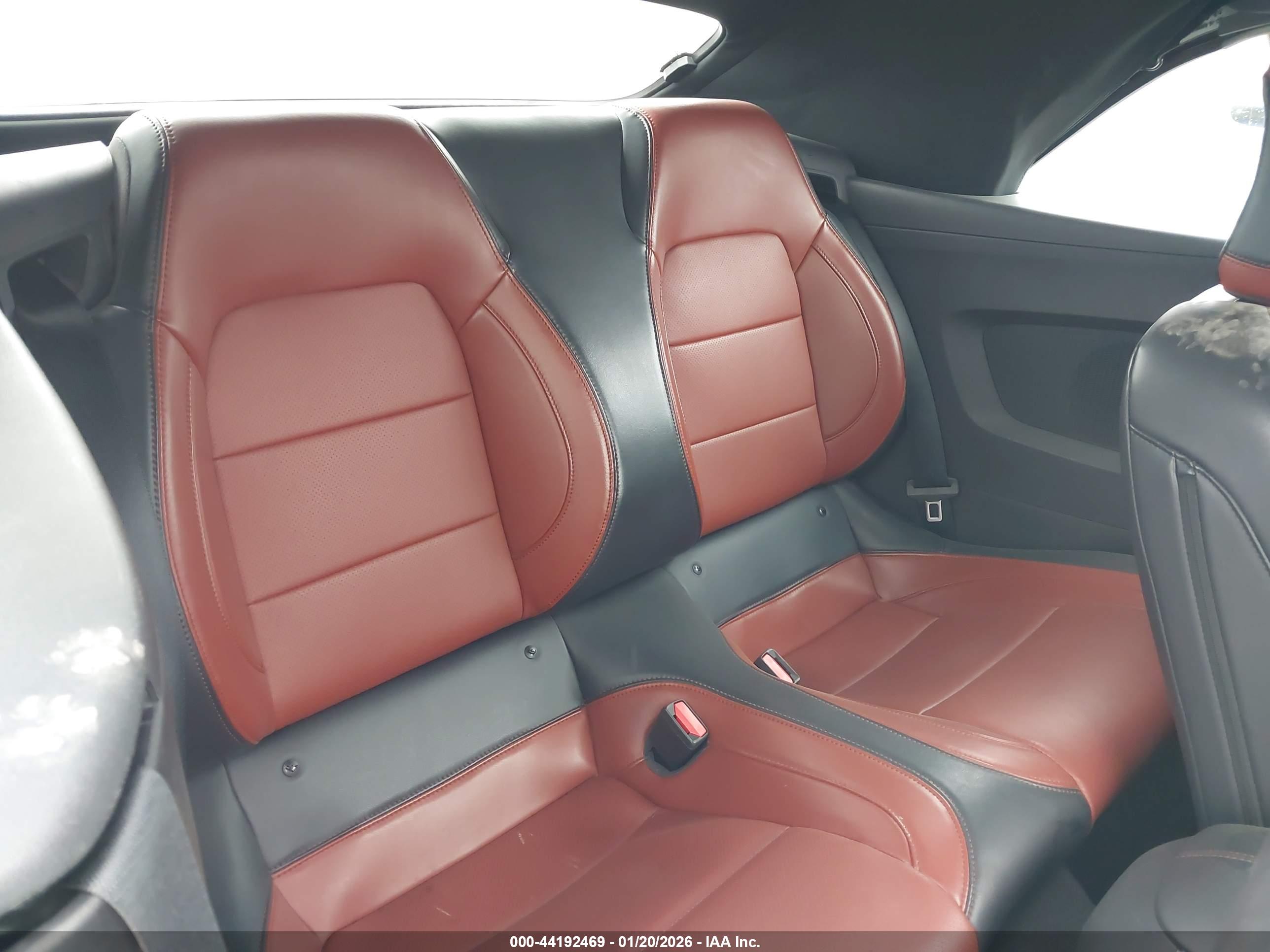 FORD MUSTANG image 8